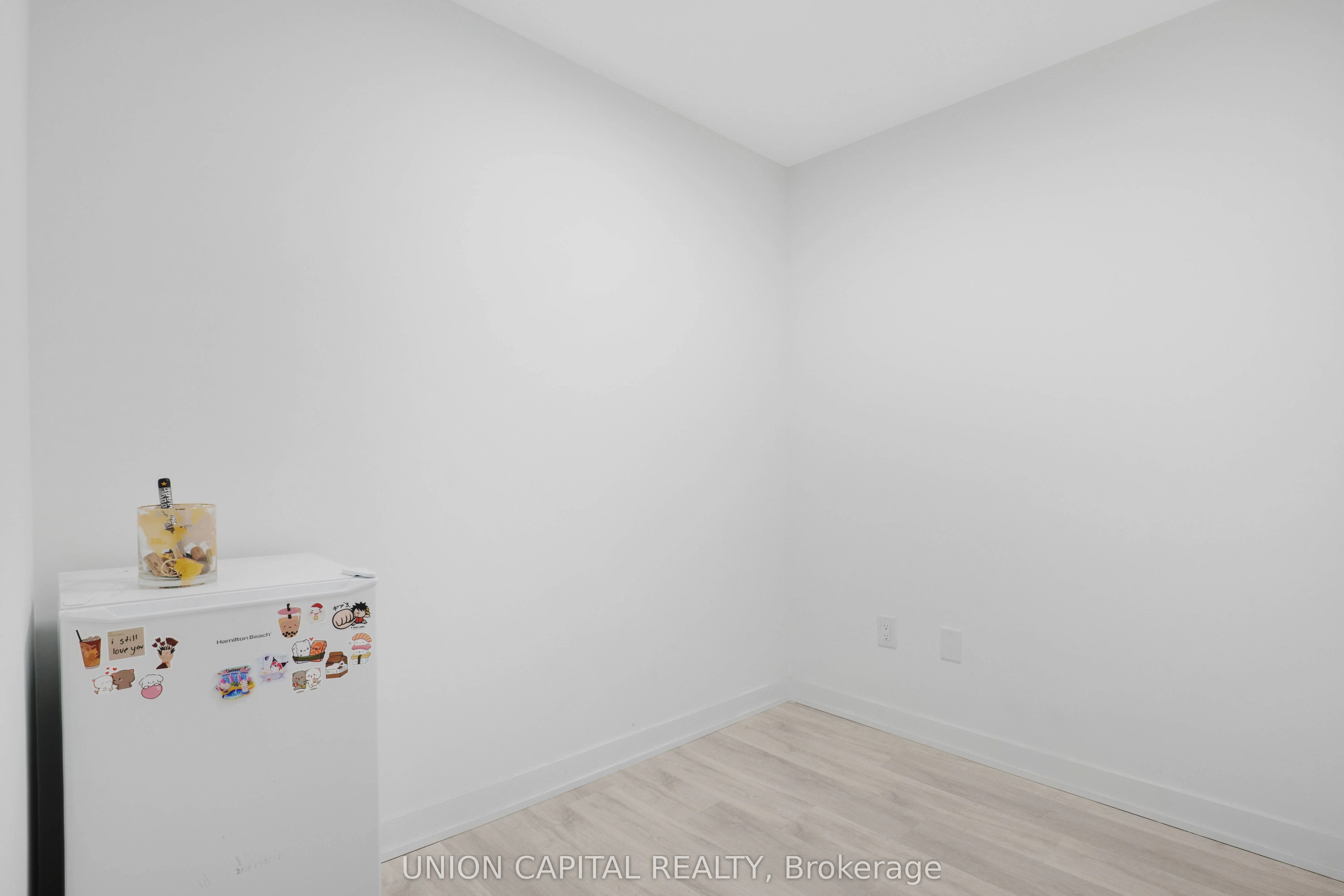 215 Lakeshore Road W, #530
