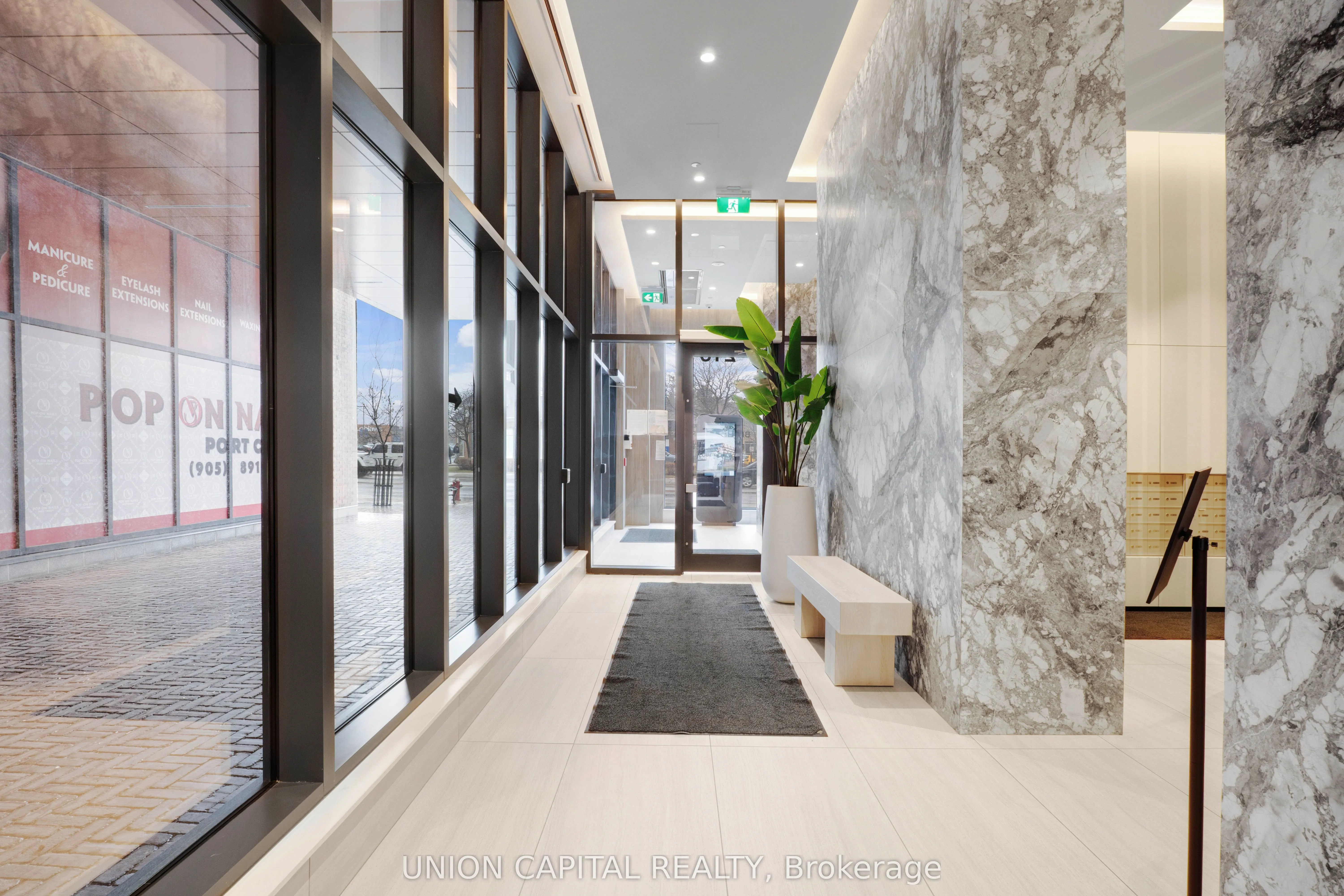 215 Lakeshore Road W, #530