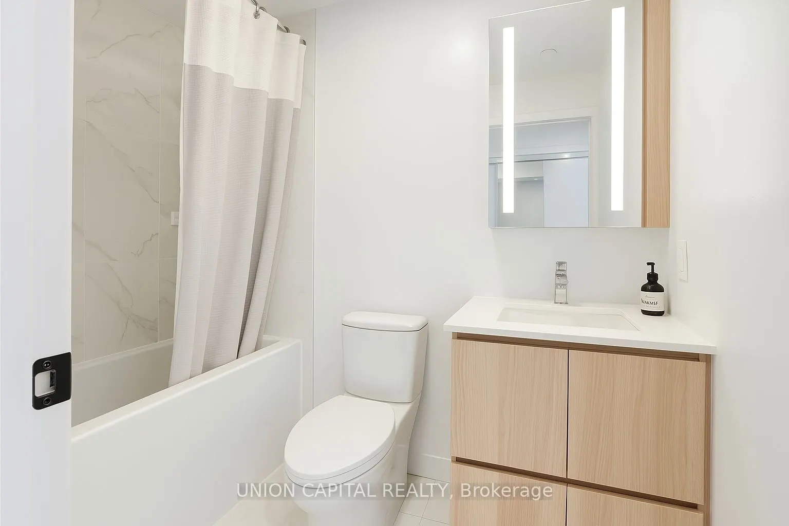 215 Lakeshore Road W, #530