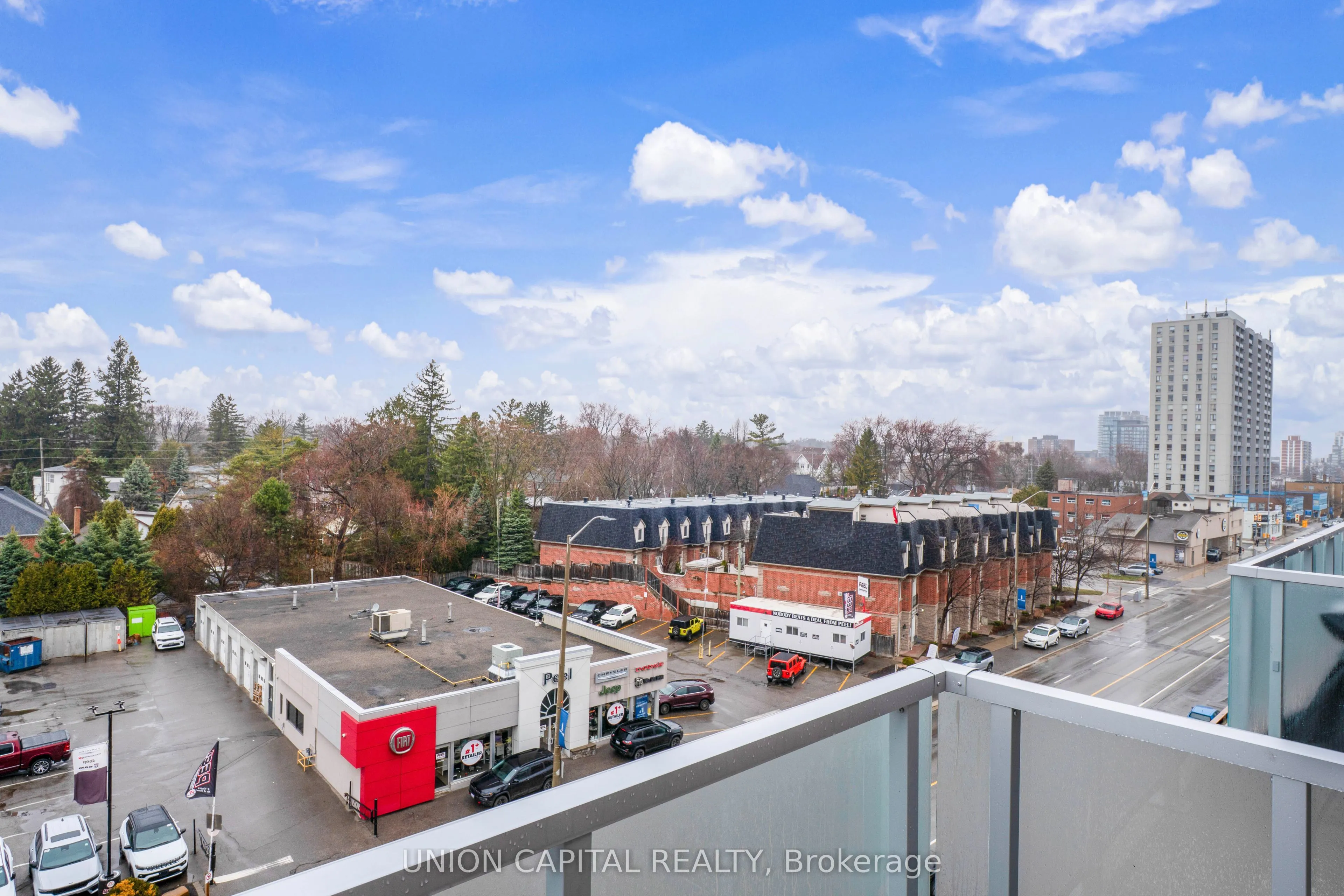 215 Lakeshore Road W, #530