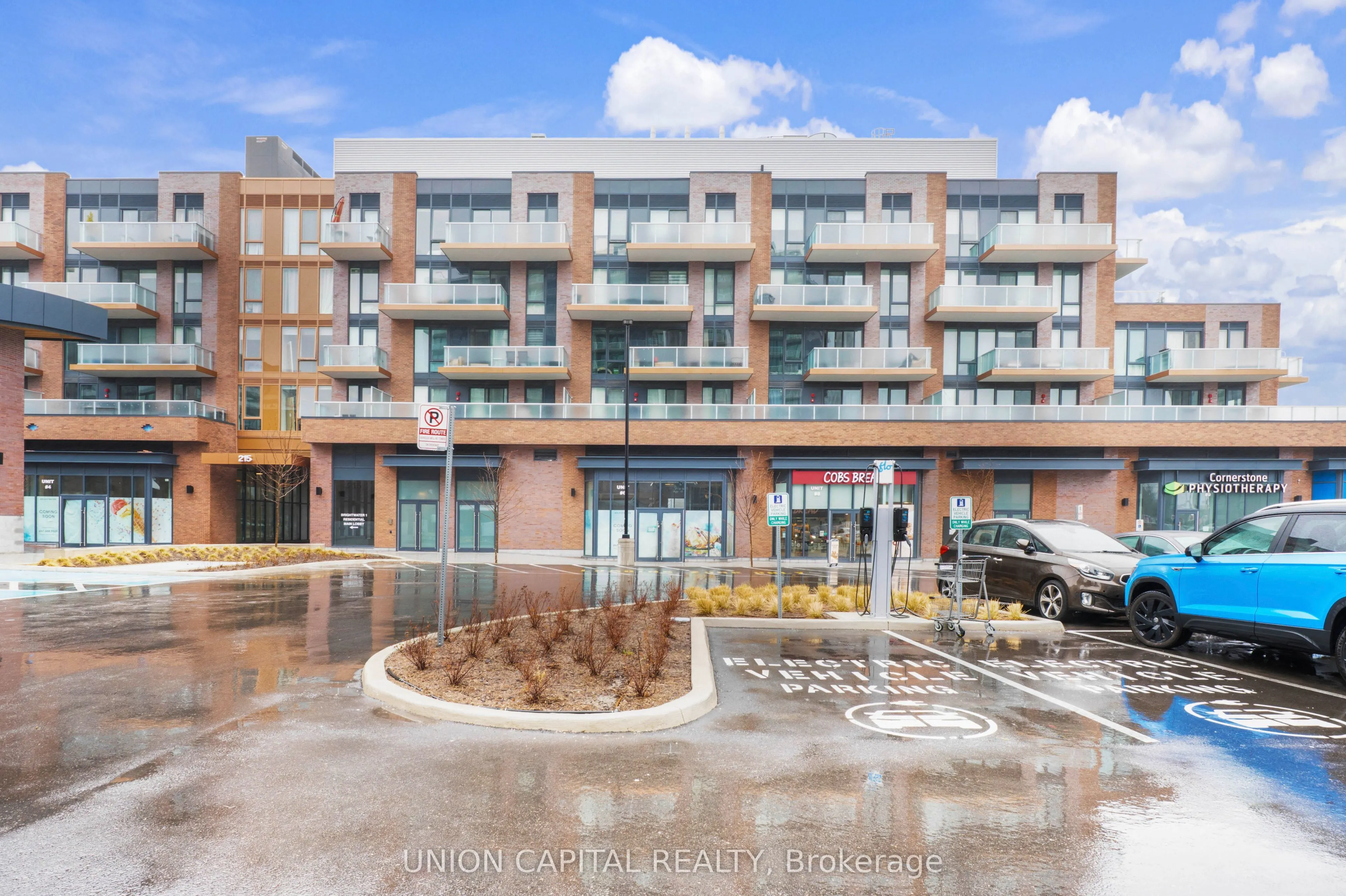 215 Lakeshore Road W, #530