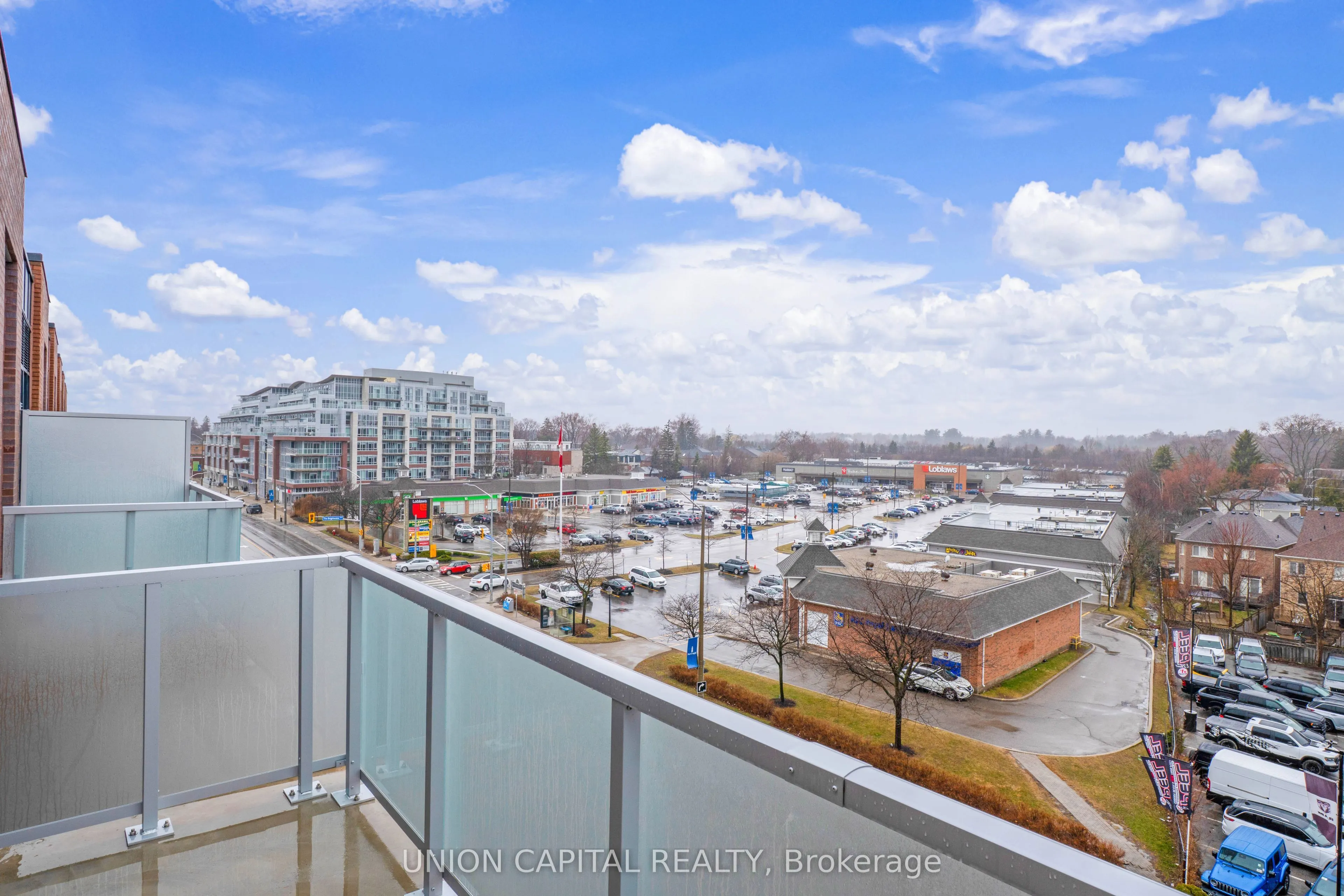 215 Lakeshore Road W, #530