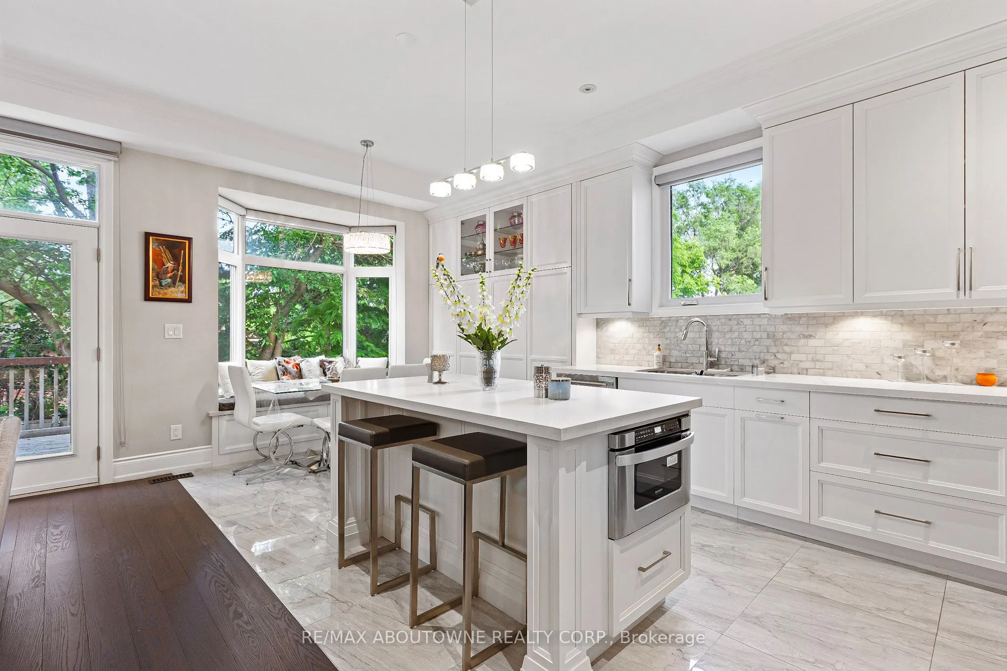 569 Wellington Crescent