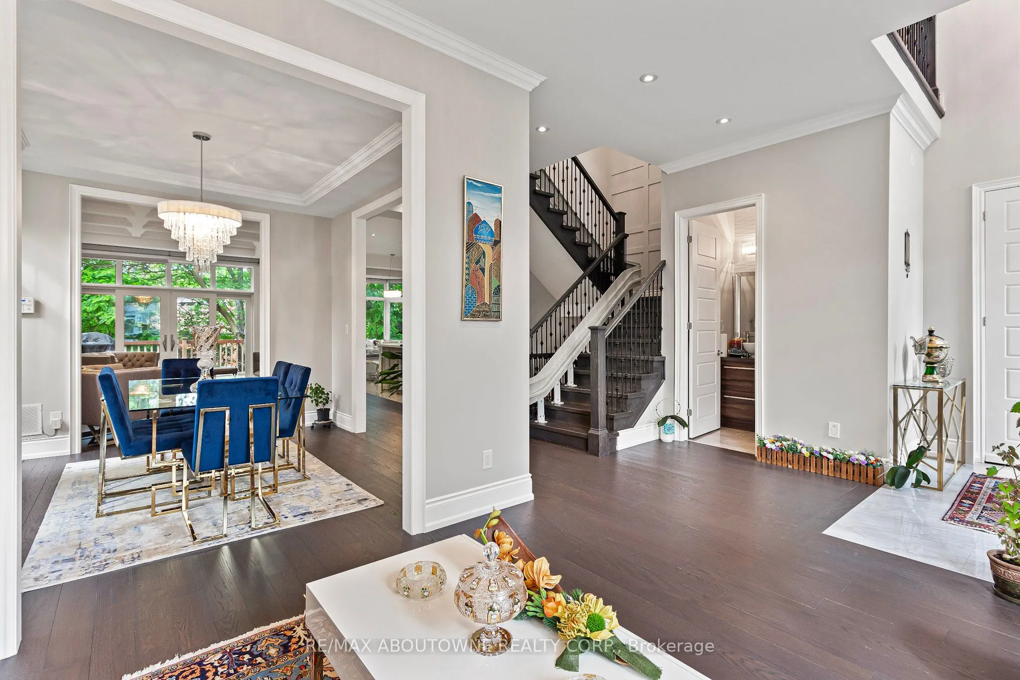 569 Wellington Crescent