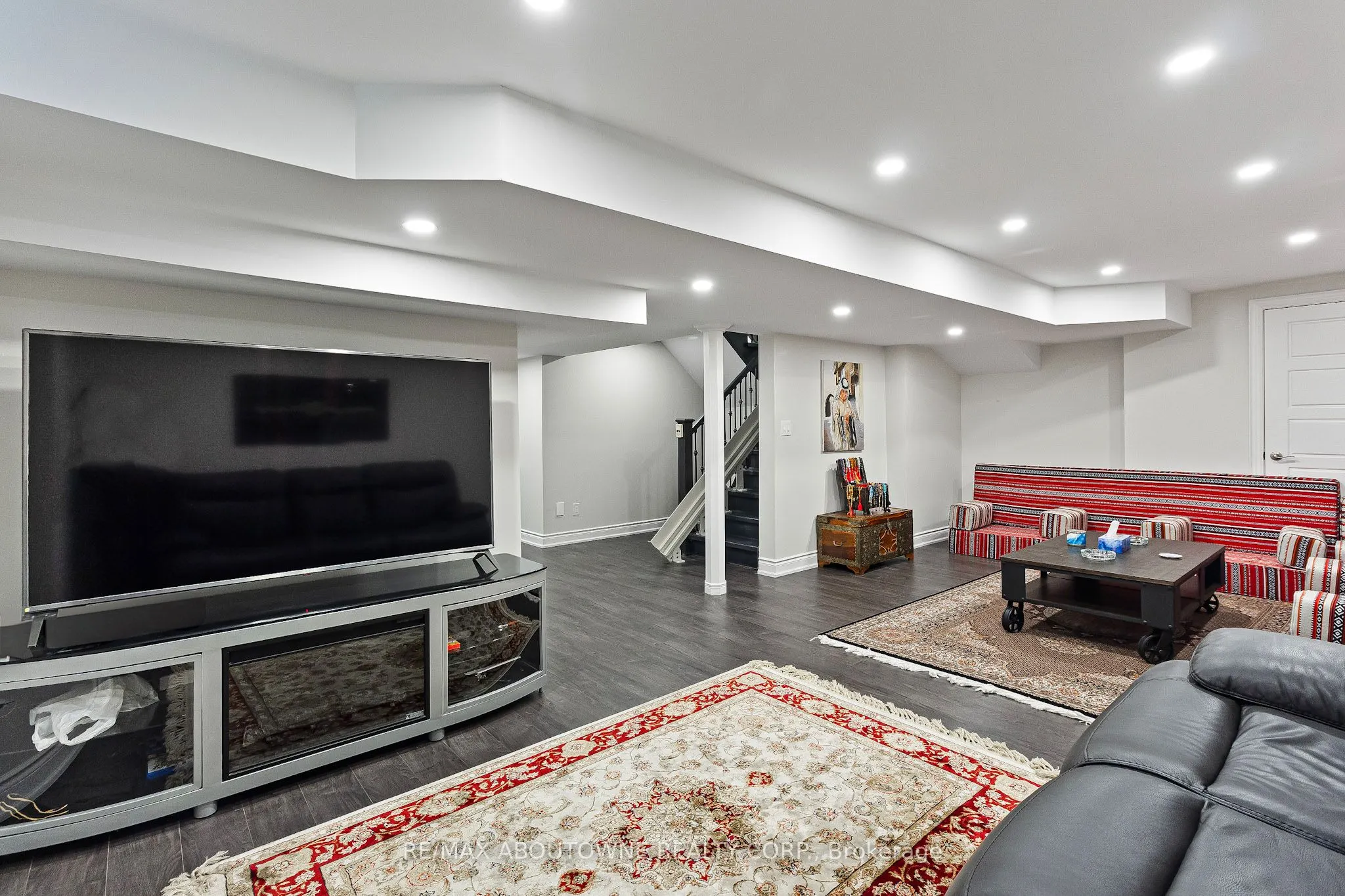 569 Wellington Crescent