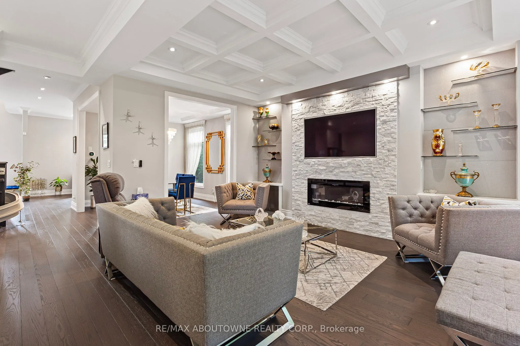 569 Wellington Crescent