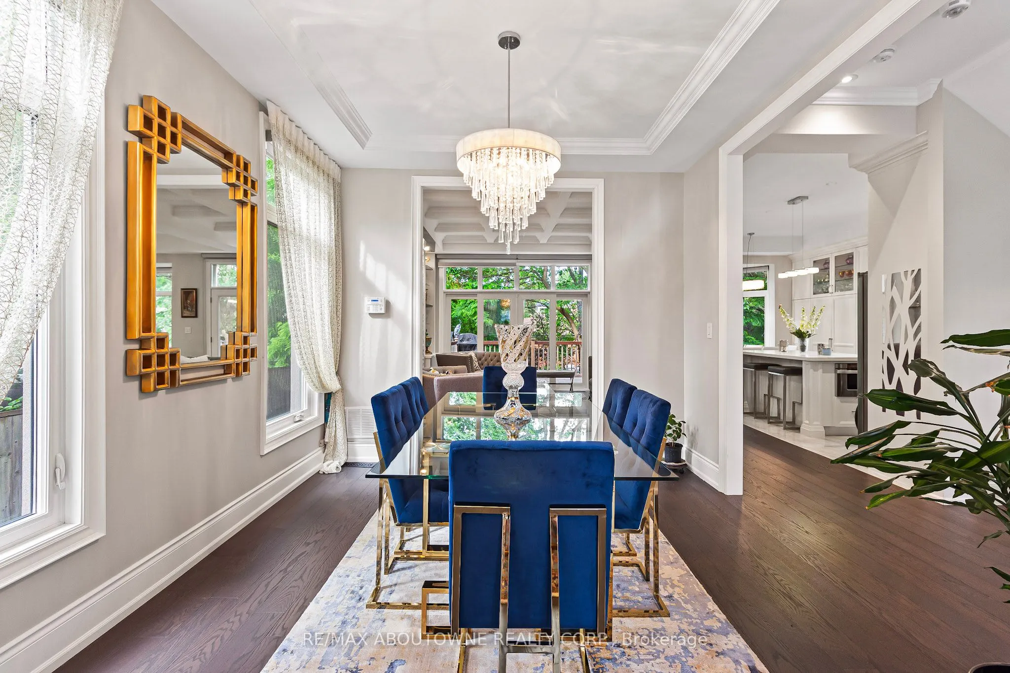 569 Wellington Crescent