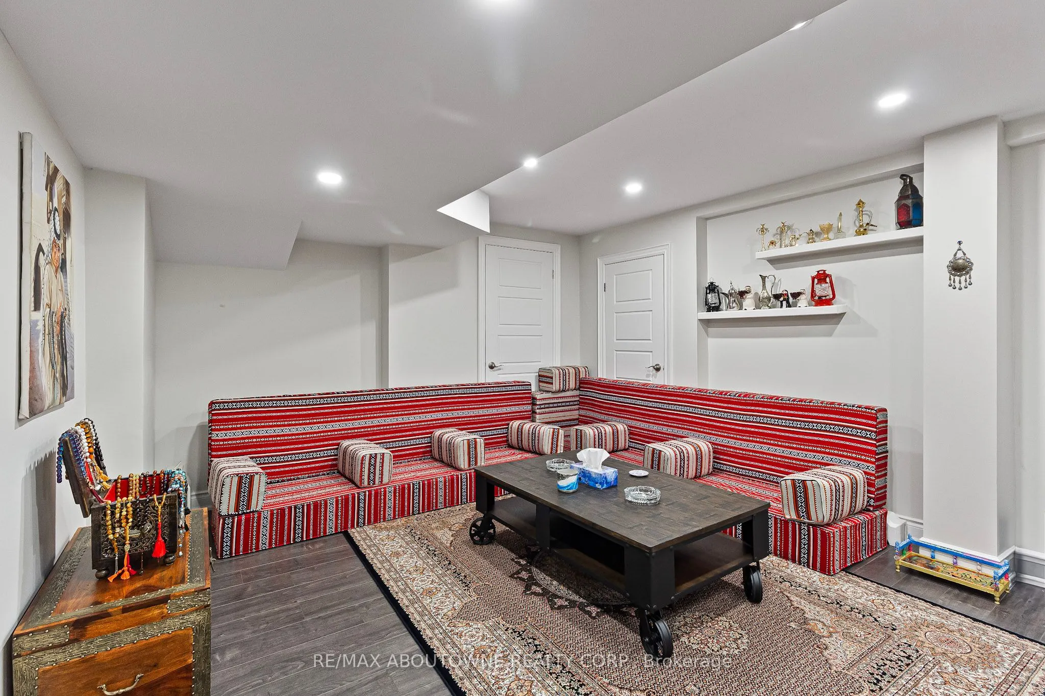 569 Wellington Crescent