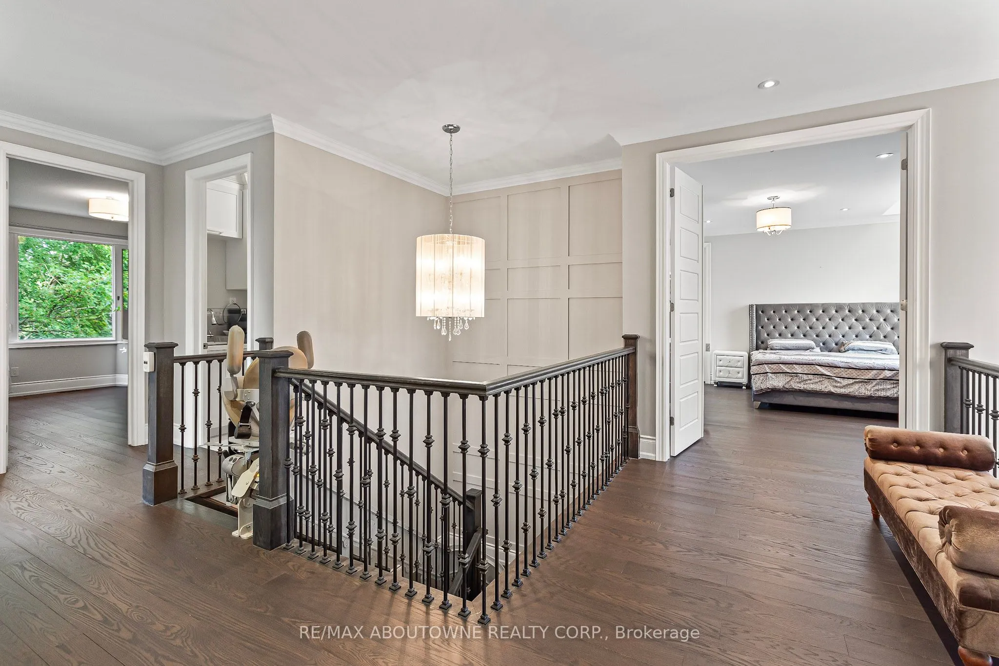 569 Wellington Crescent