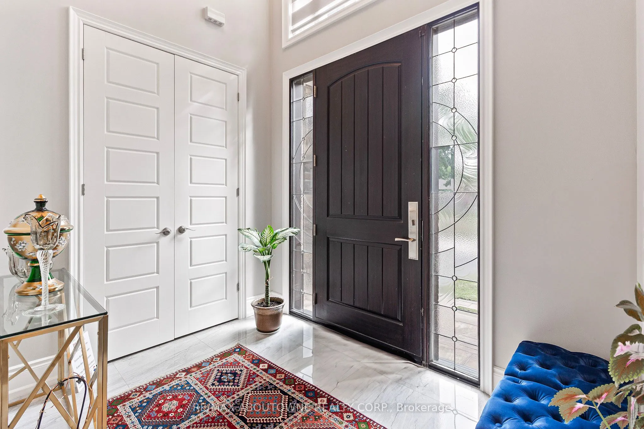 569 Wellington Crescent