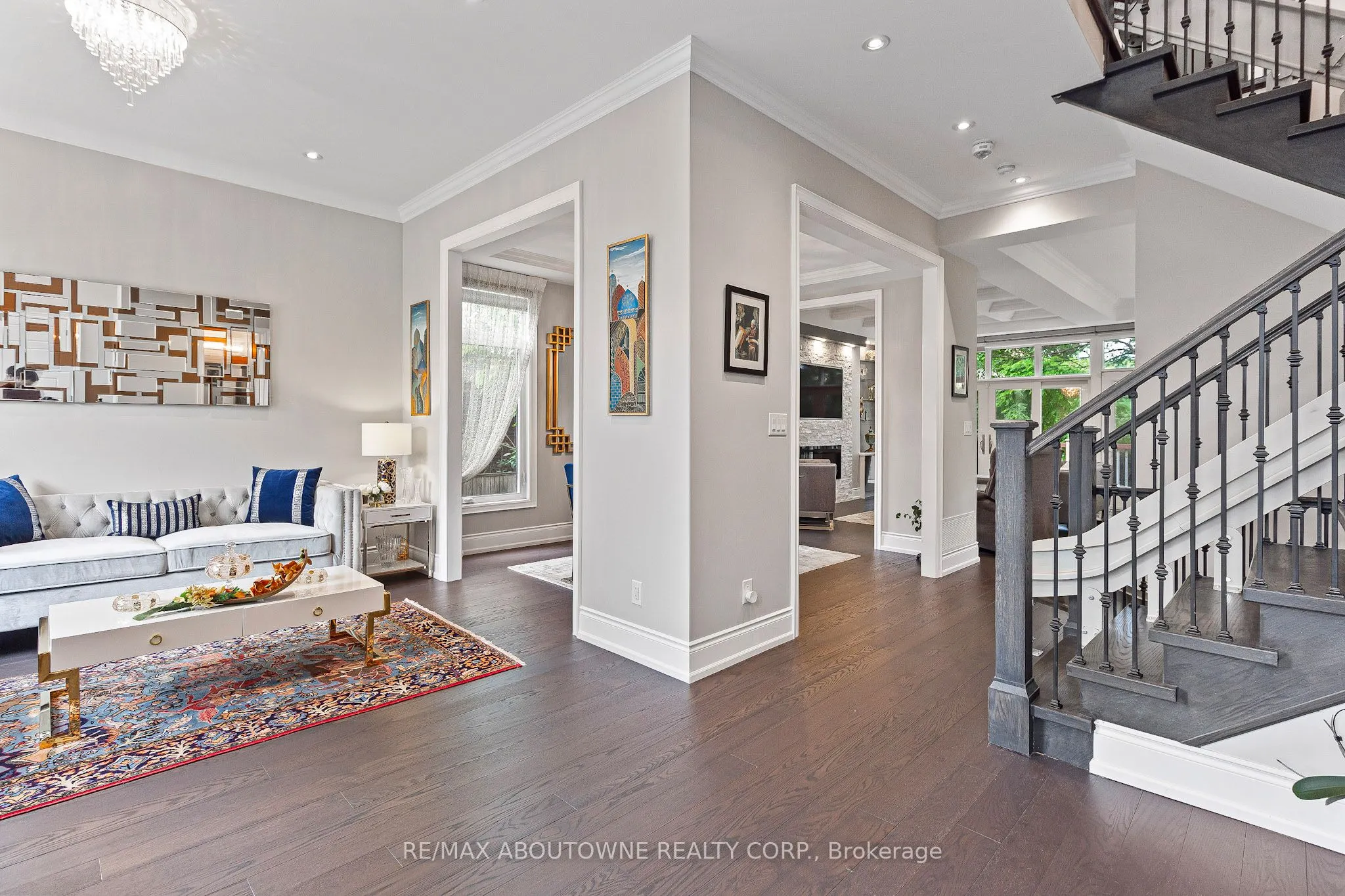 569 Wellington Crescent