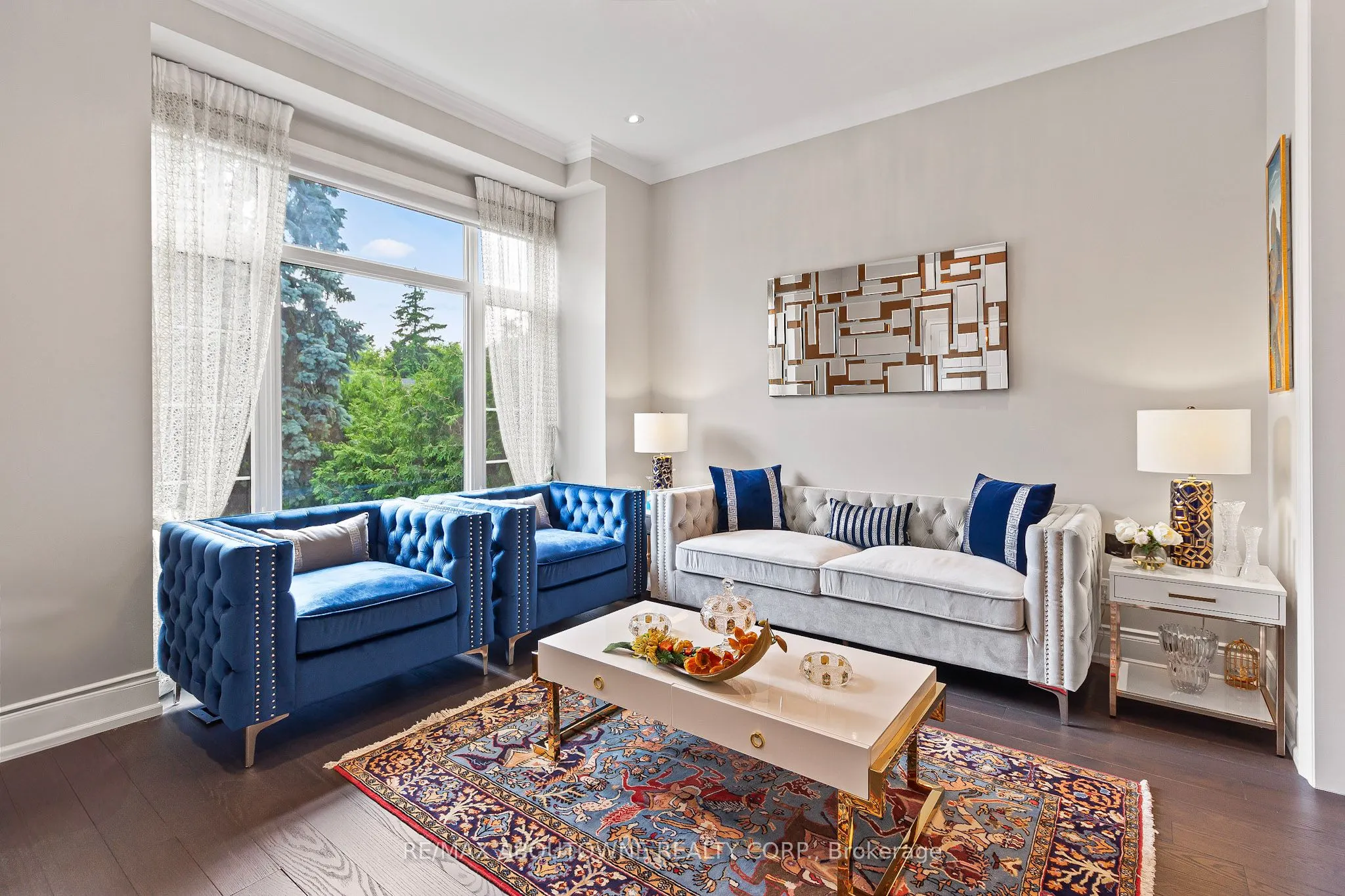 569 Wellington Crescent