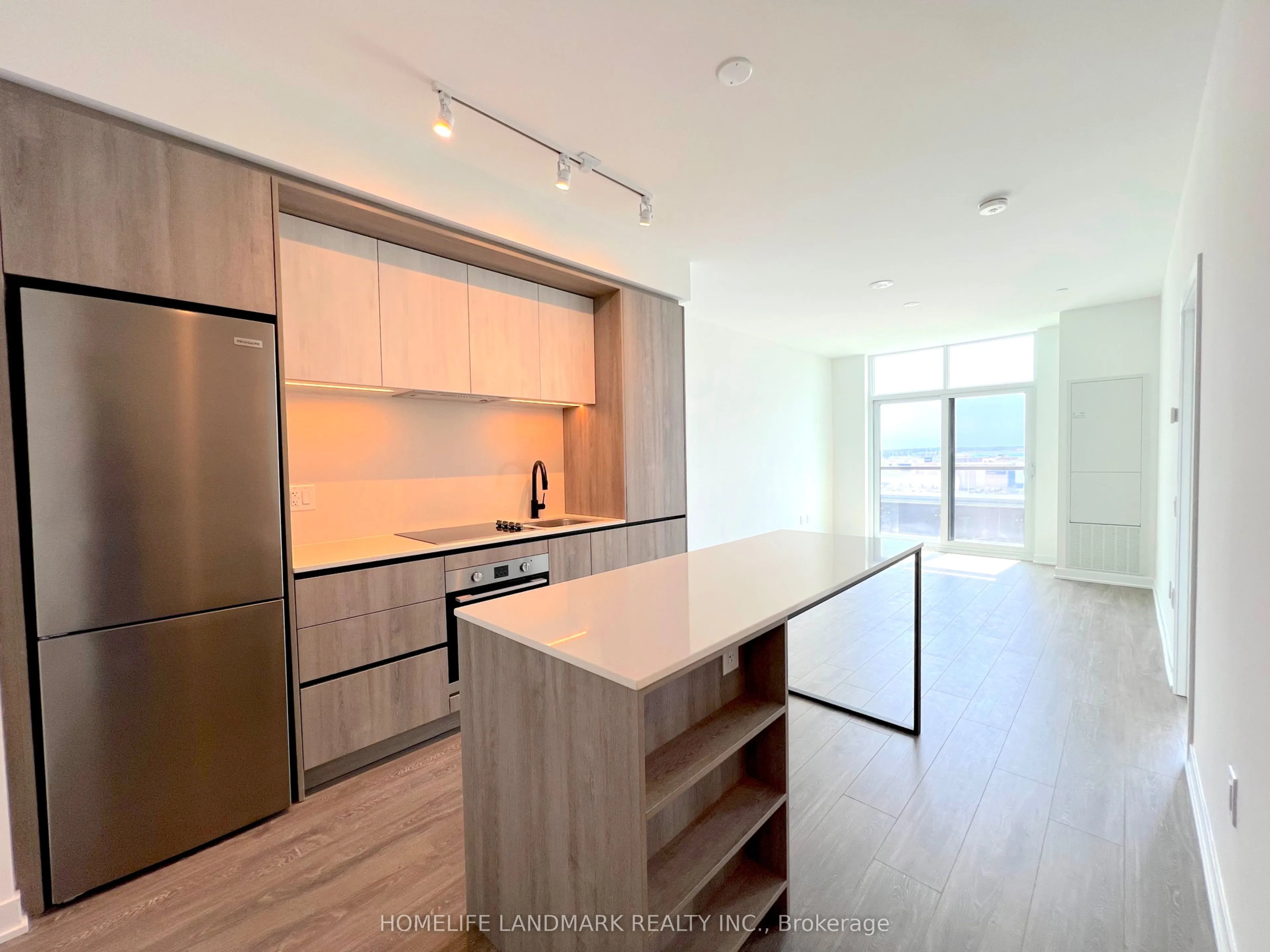 2495 Eglinton Avenue W, #803