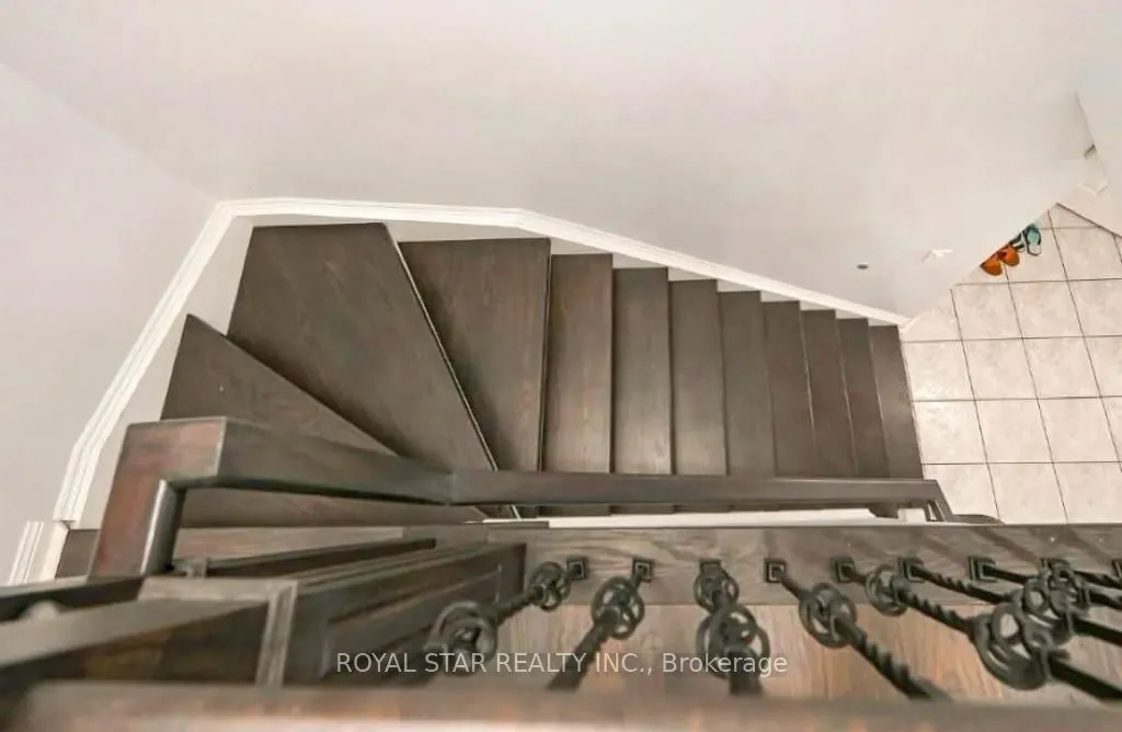 10 Narrow Valley Crescent