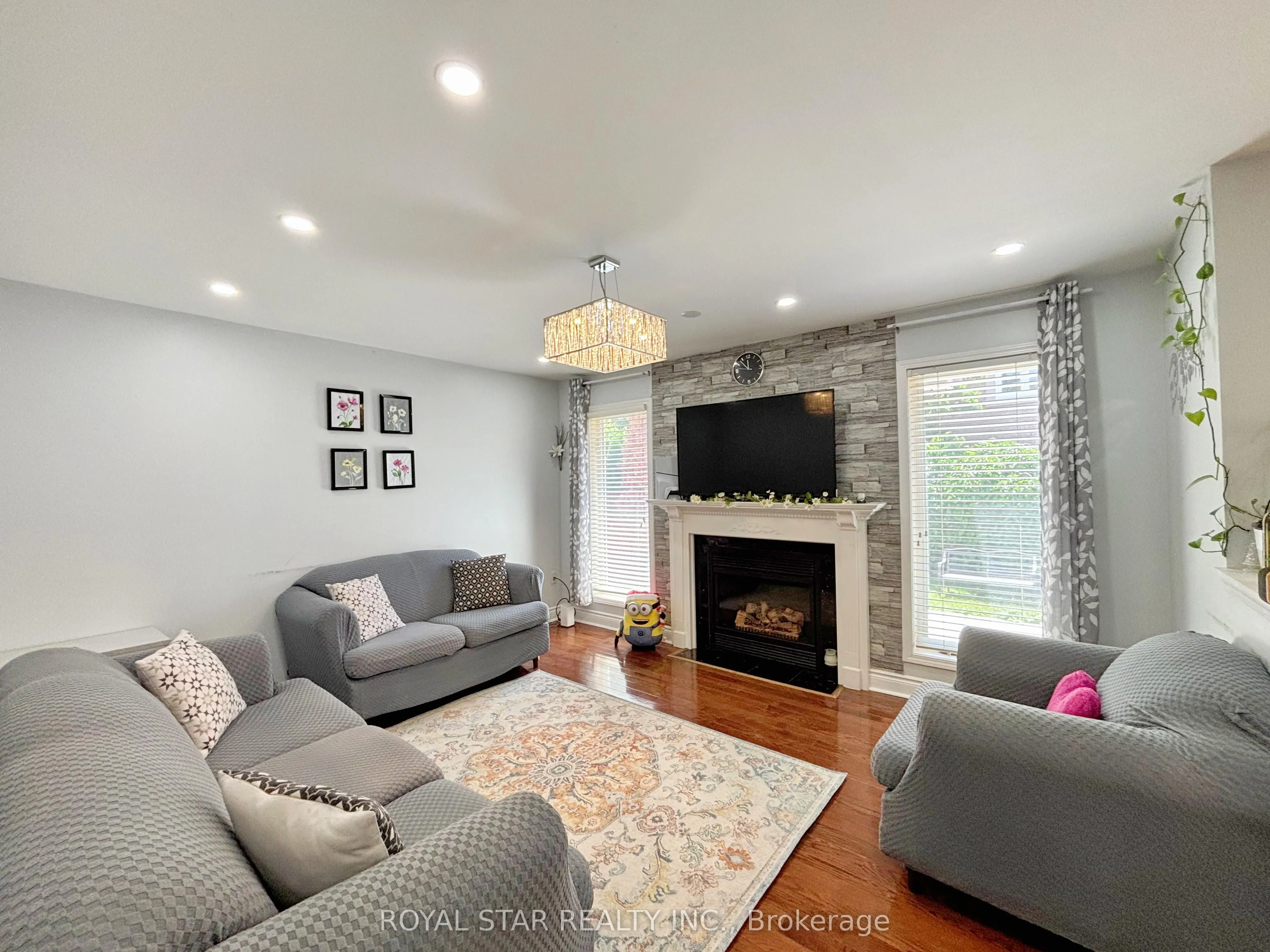 10 Narrow Valley Crescent