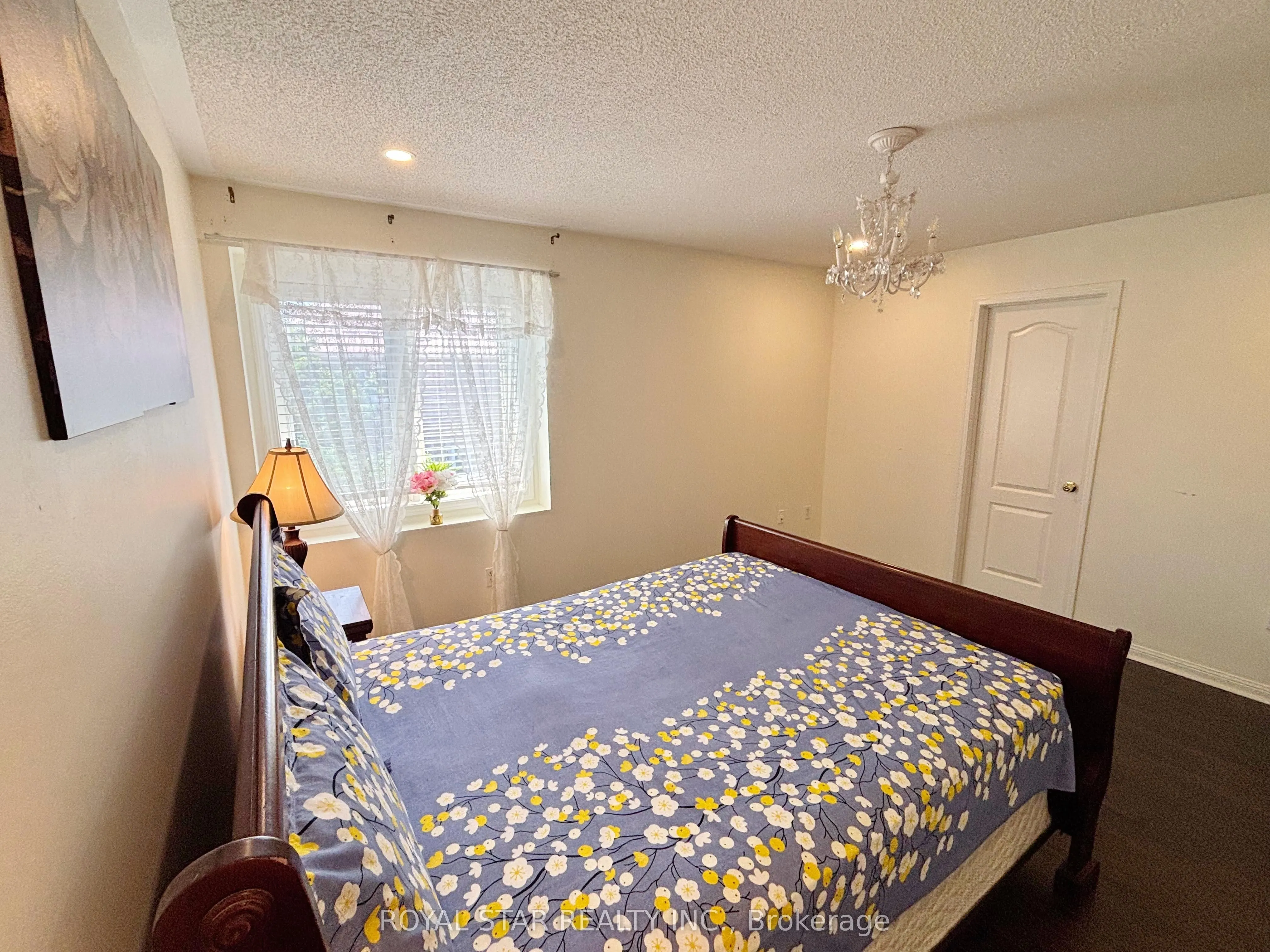 10 Narrow Valley Crescent