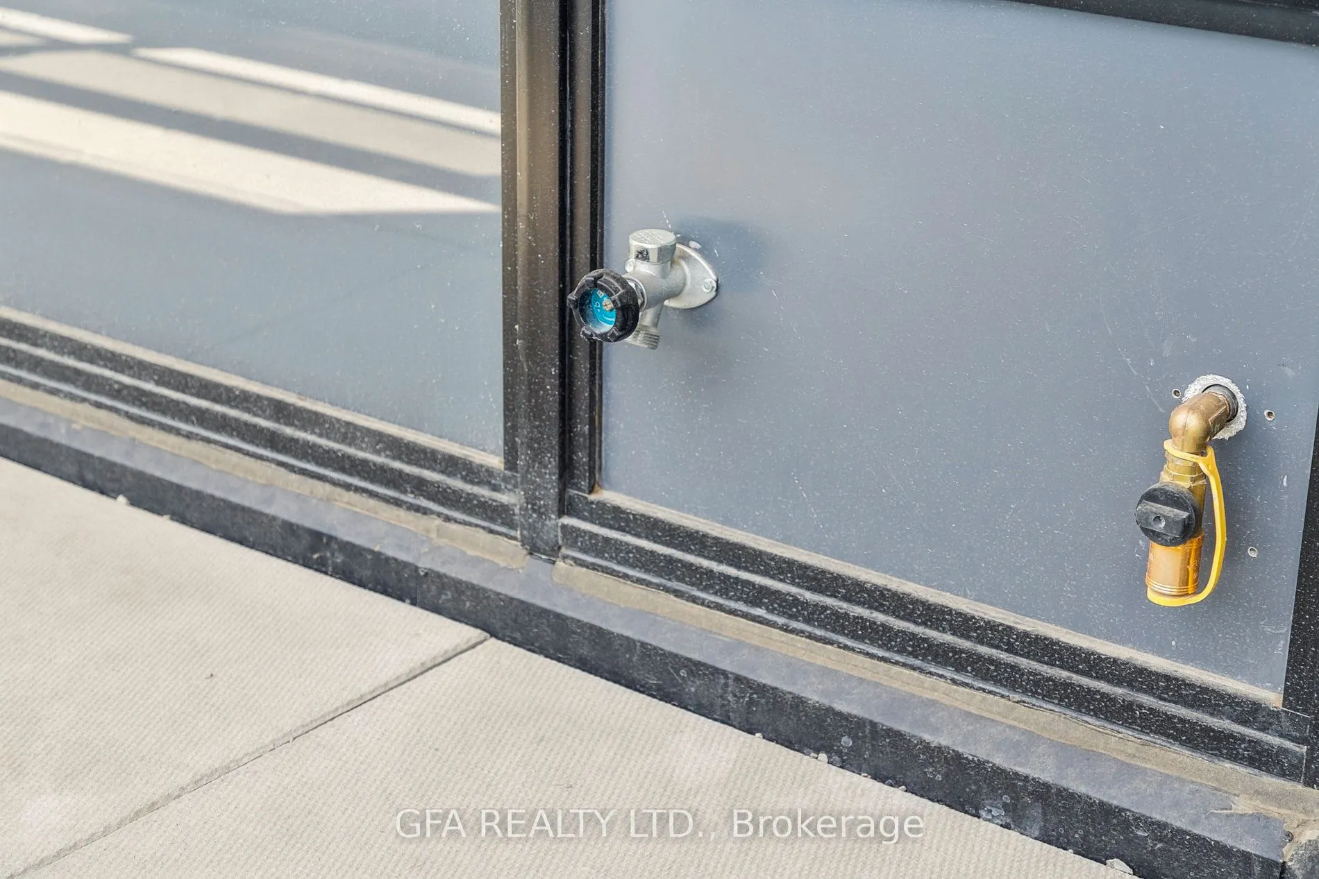 405 Dundas Street W, #LPH19
