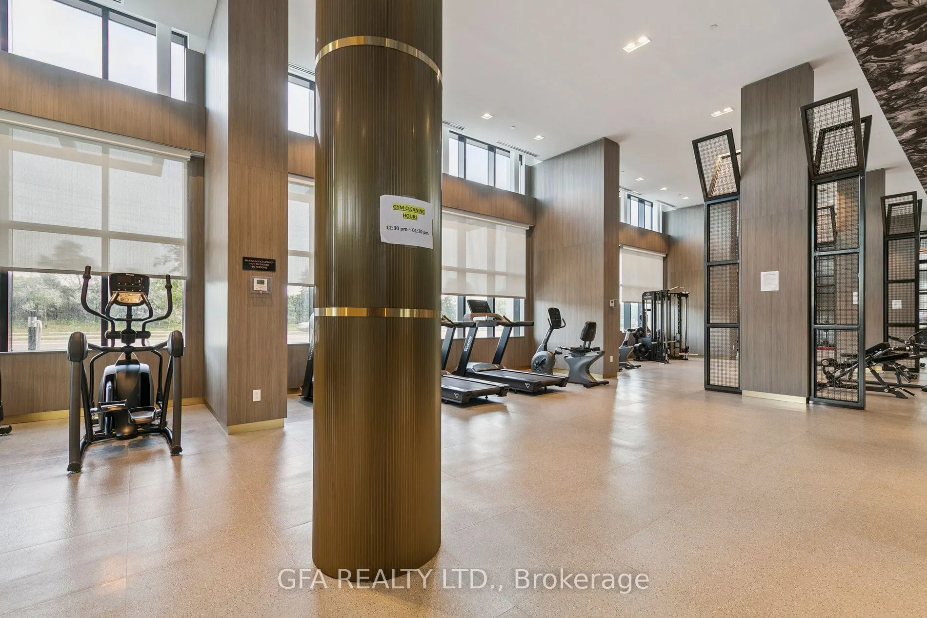 405 Dundas Street W, #LPH19