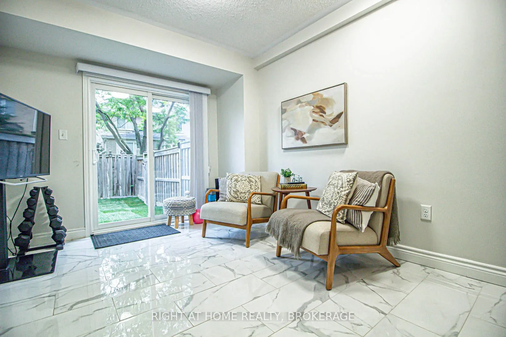 1358 Granrock Crescent