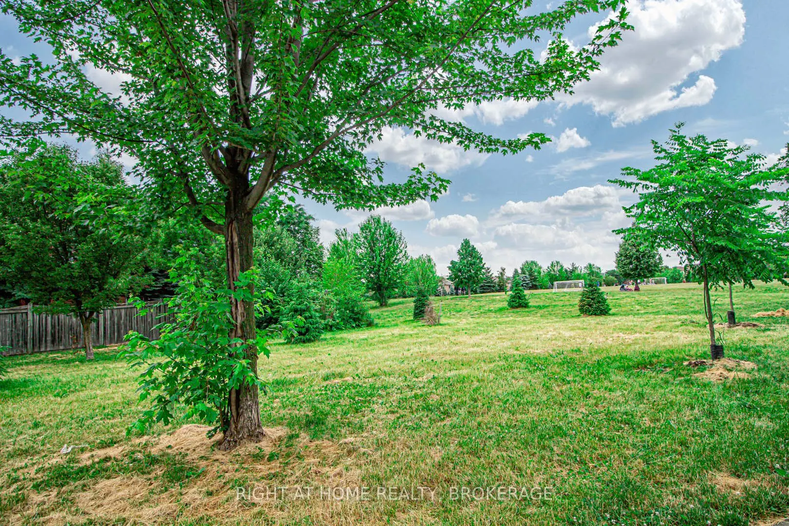 1358 Granrock Crescent