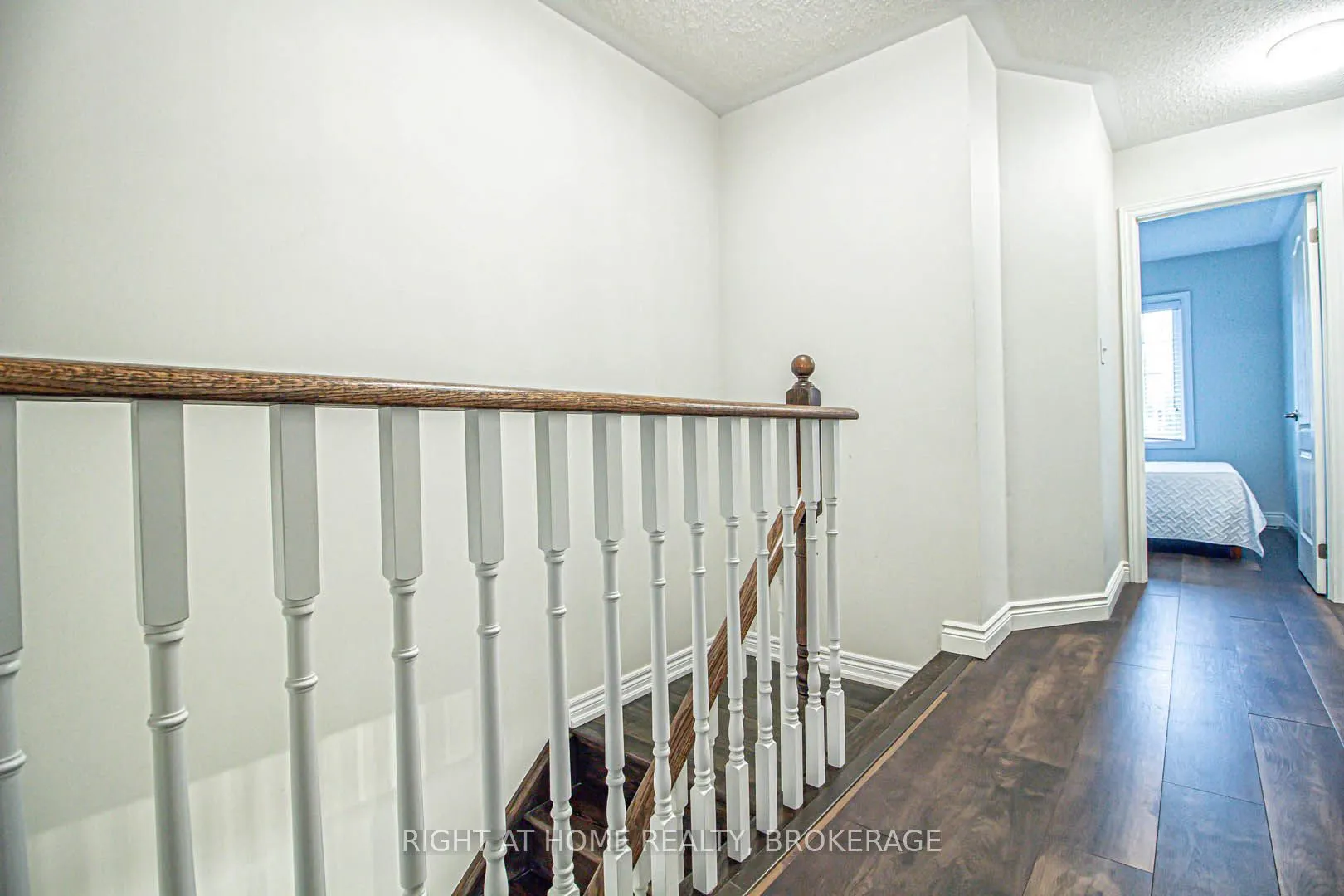 1358 Granrock Crescent