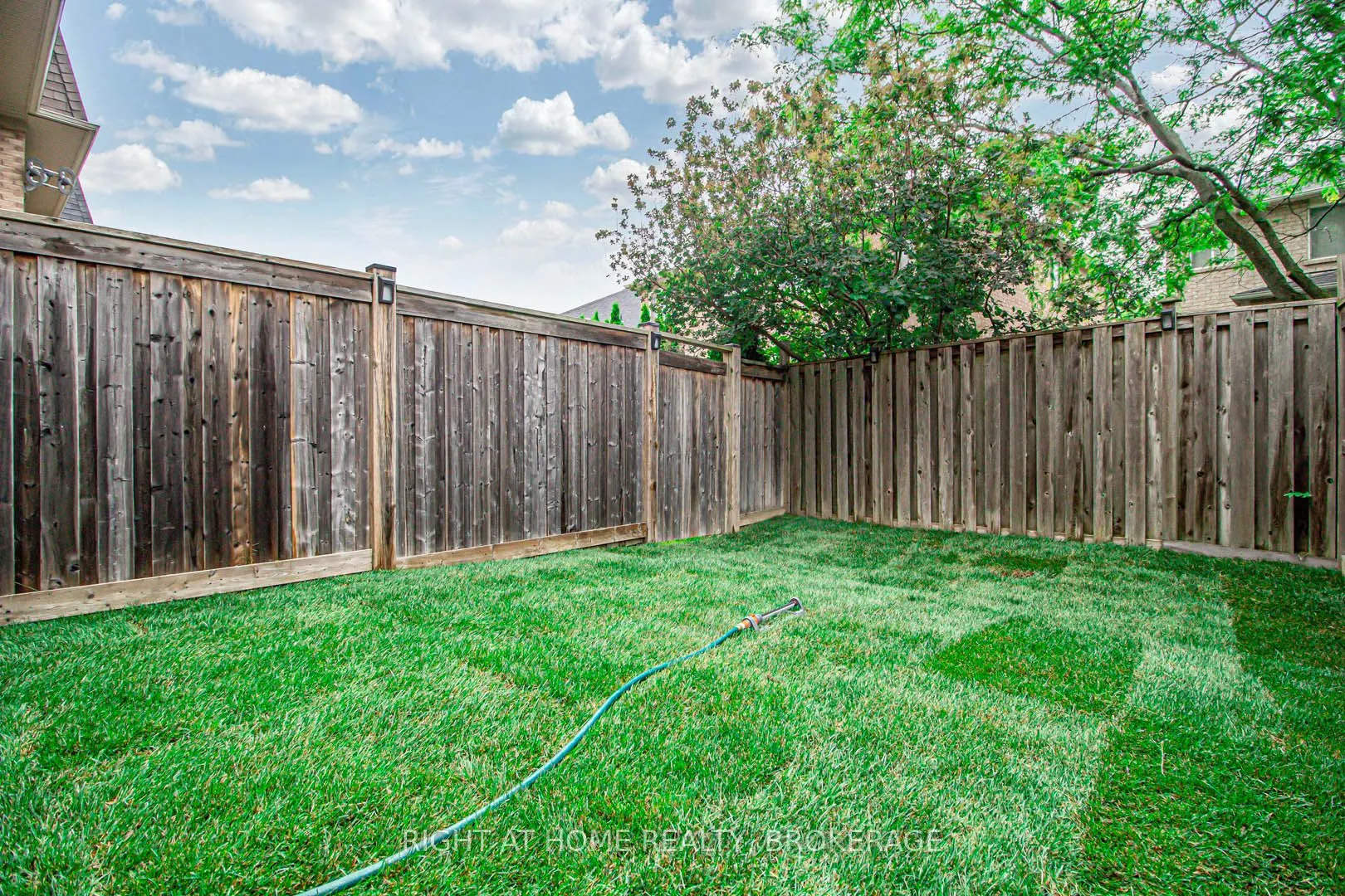 1358 Granrock Crescent