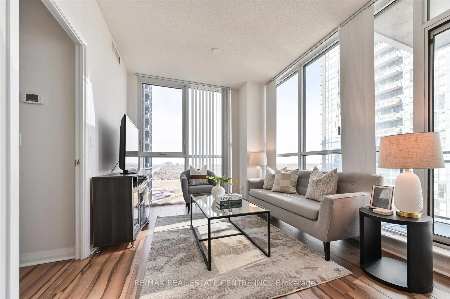 55 Eglinton Avenue W, #1402