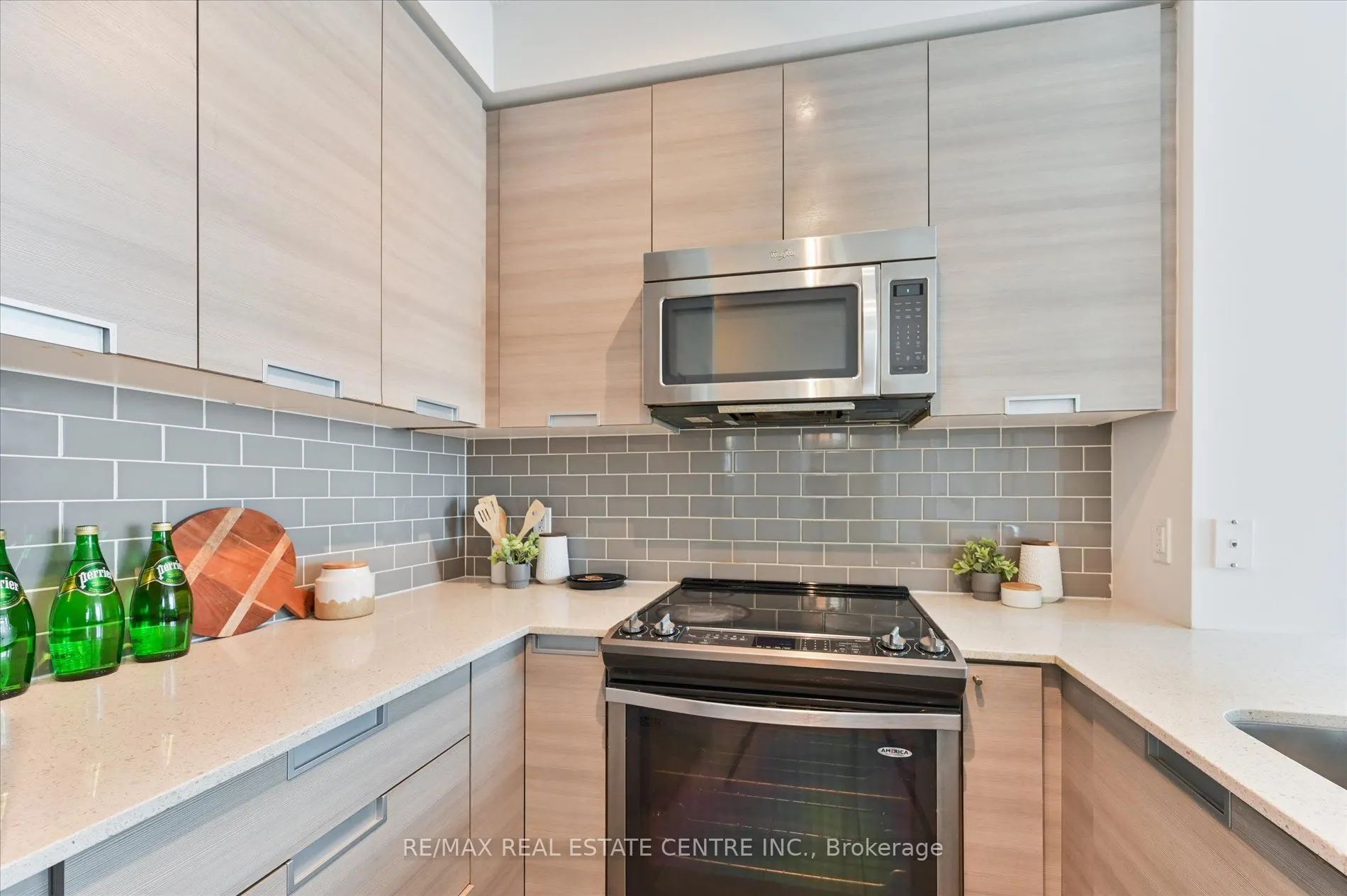 55 Eglinton Avenue W, #1402