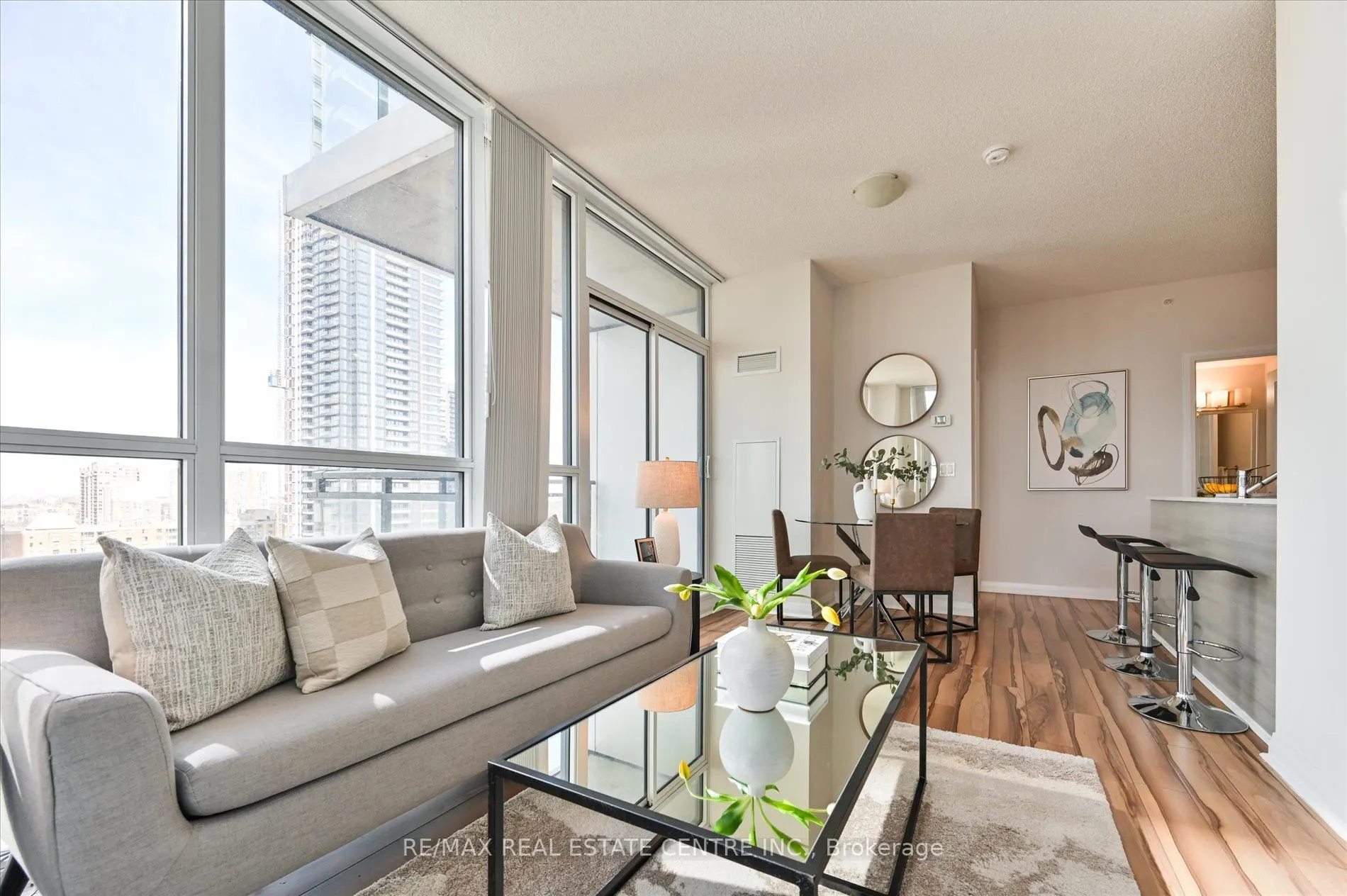55 Eglinton Avenue W, #1402