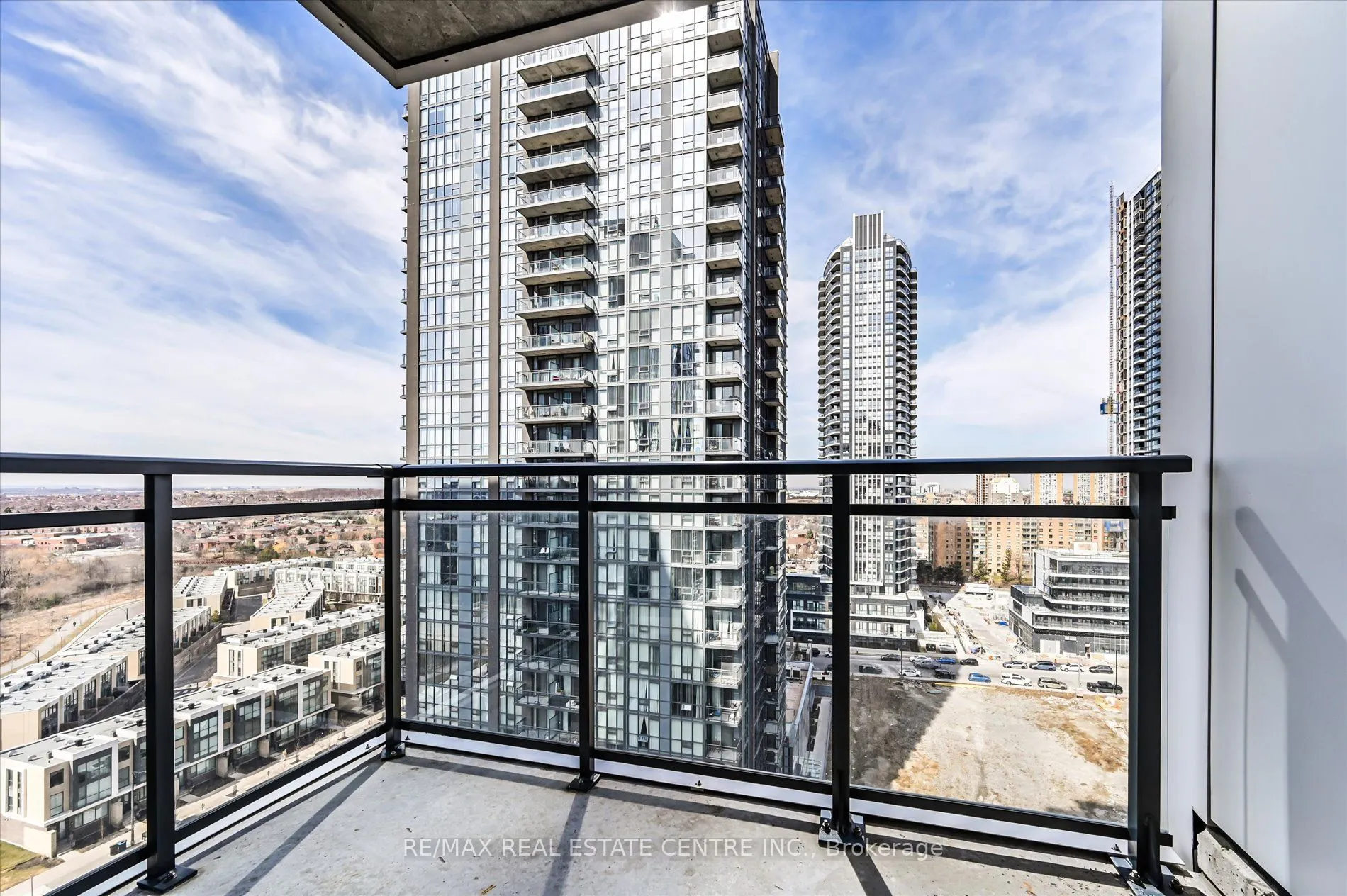 55 Eglinton Avenue W, #1402