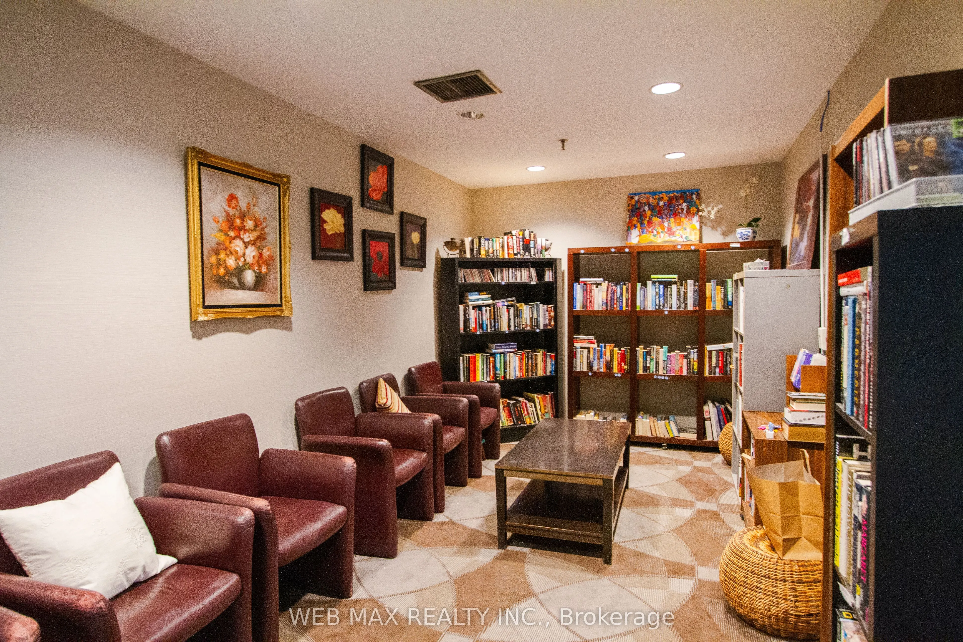 50 Eglinton Avenue W, #905