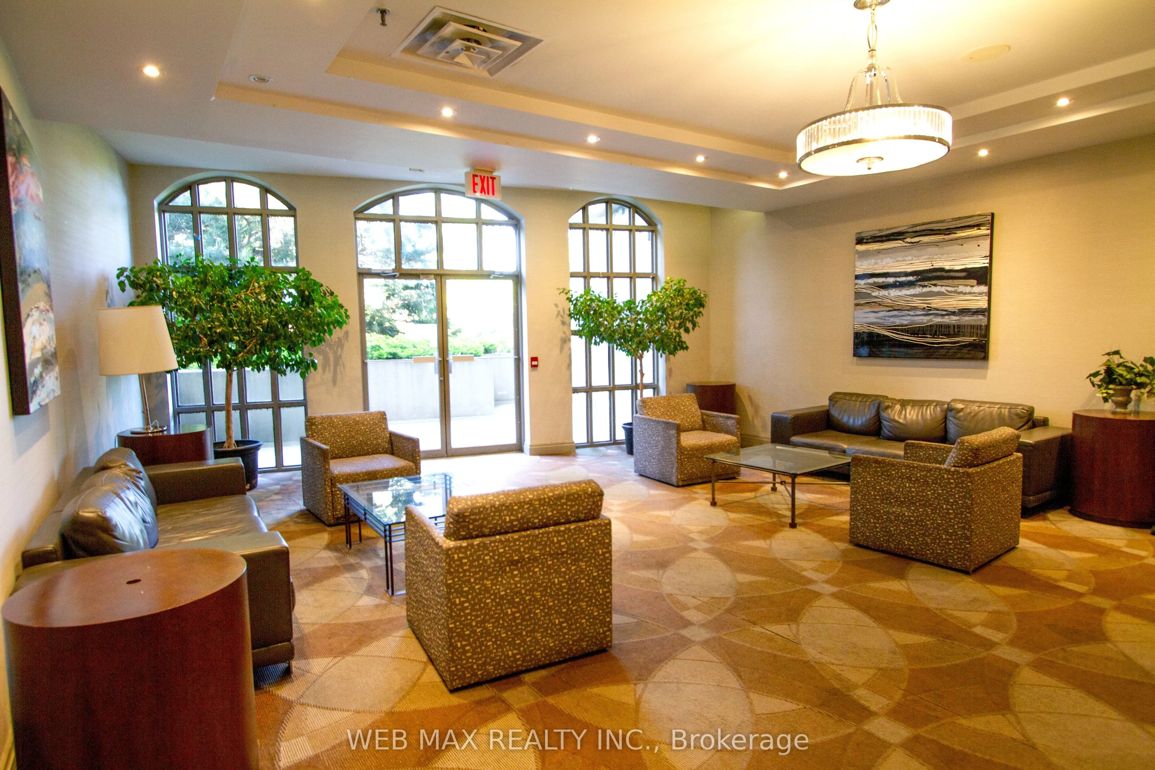 50 Eglinton Avenue W, #905