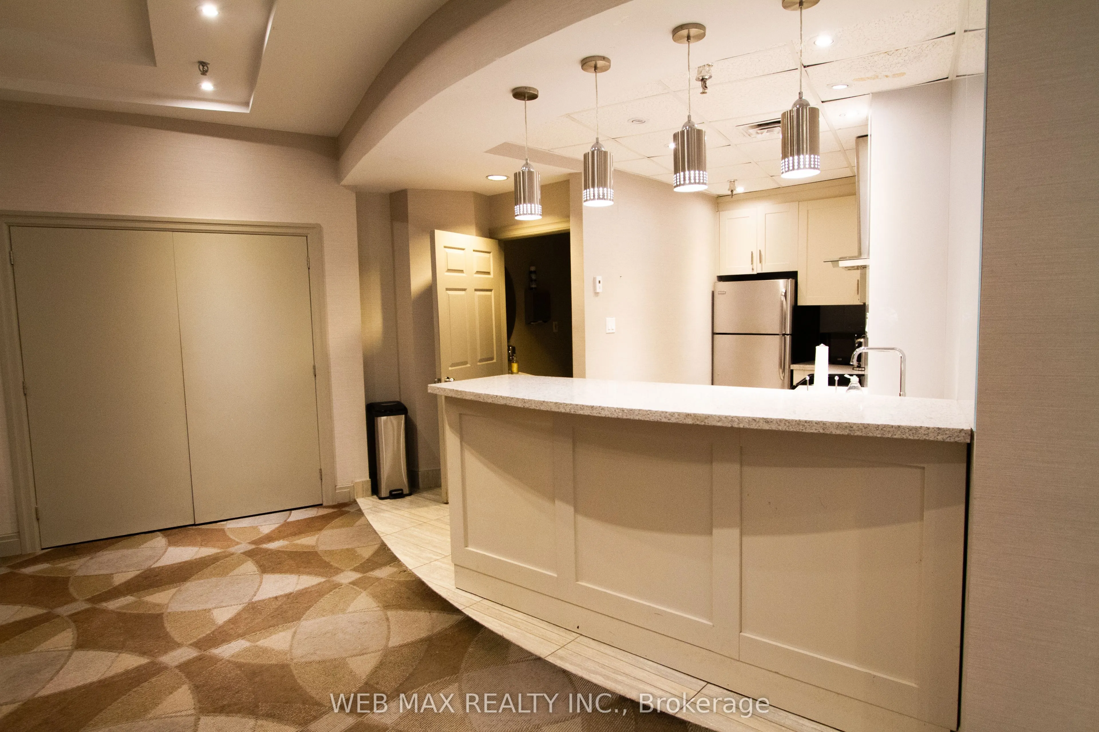 50 Eglinton Avenue W, #905