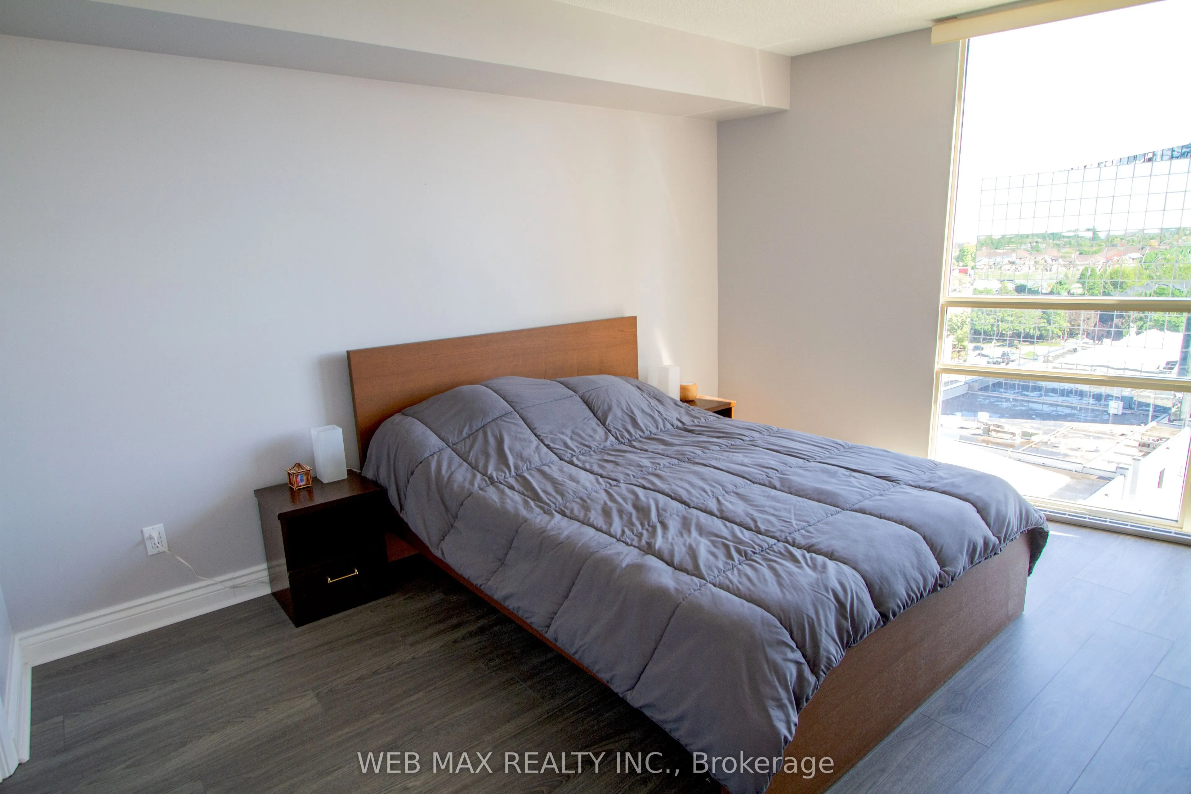 50 Eglinton Avenue W, #905