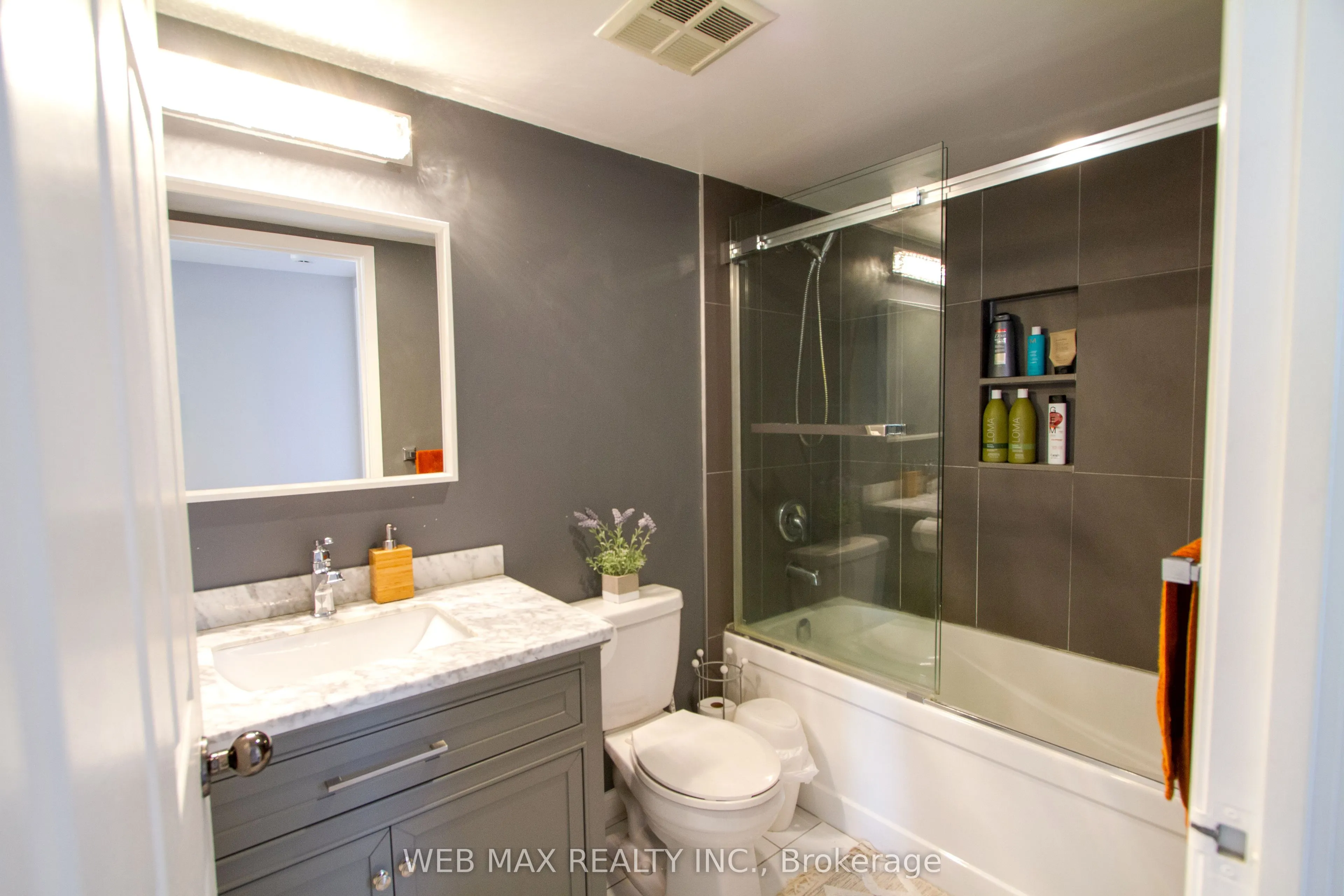 50 Eglinton Avenue W, #905