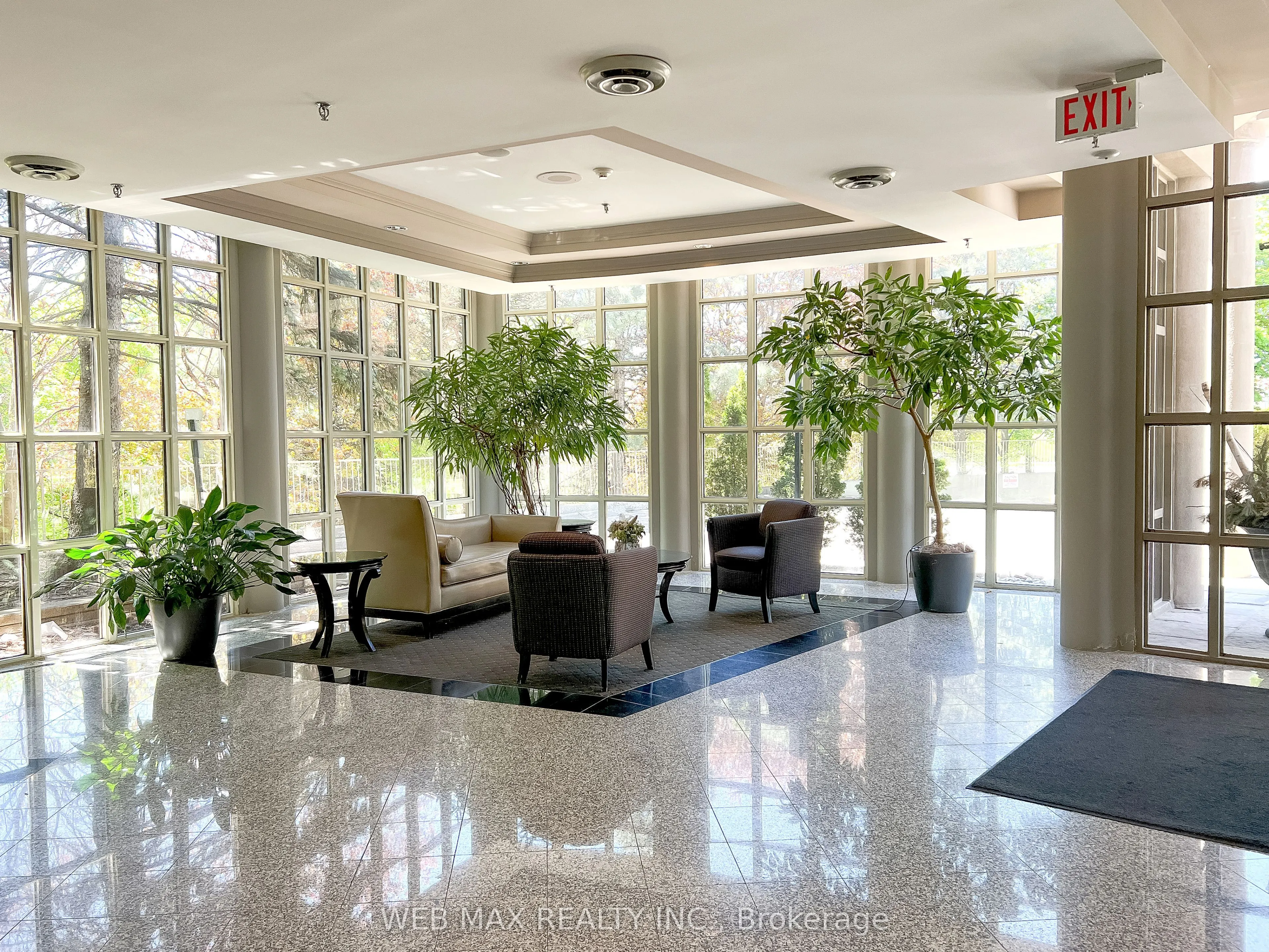 50 Eglinton Avenue W, #905