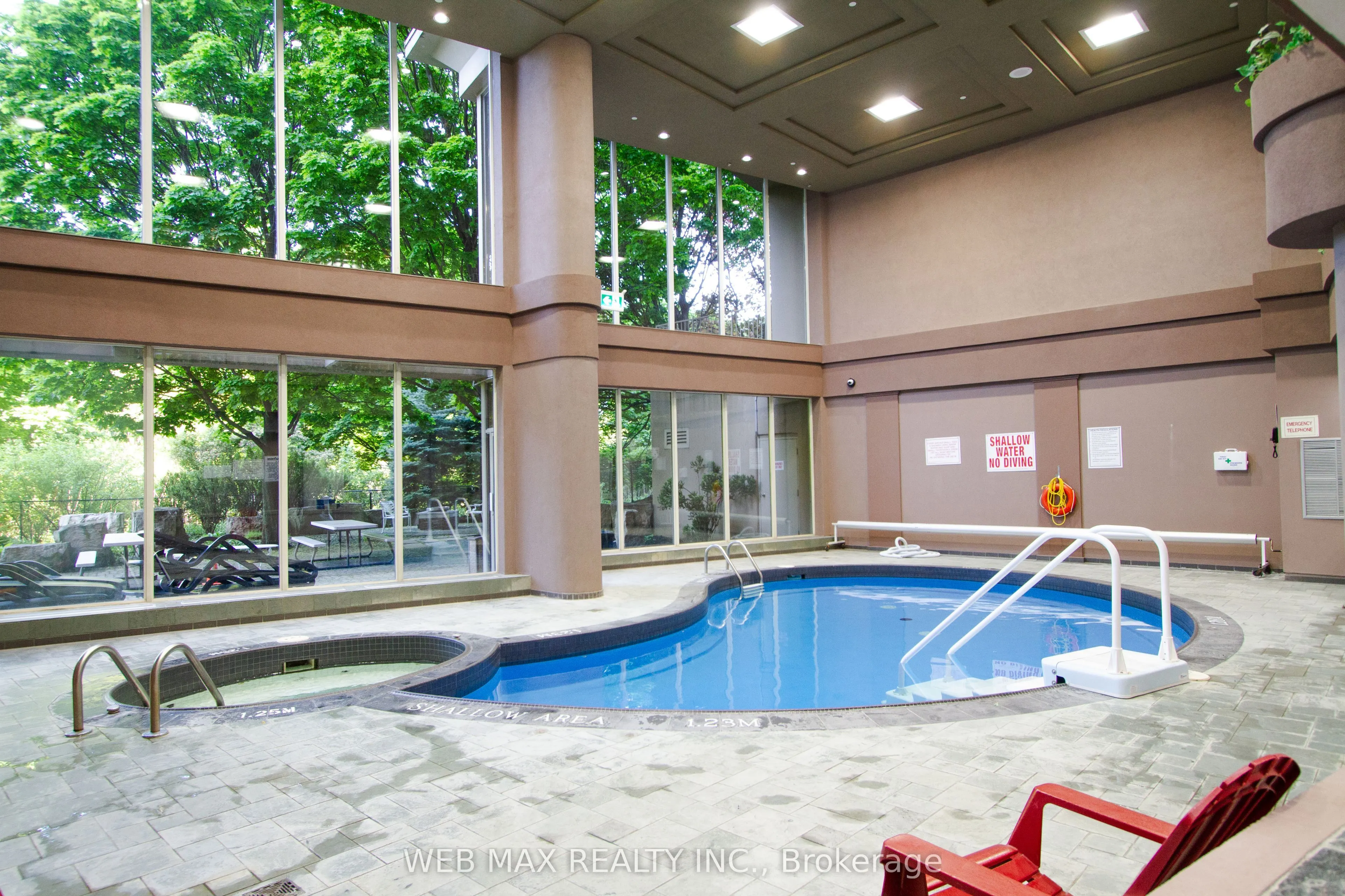 50 Eglinton Avenue W, #905