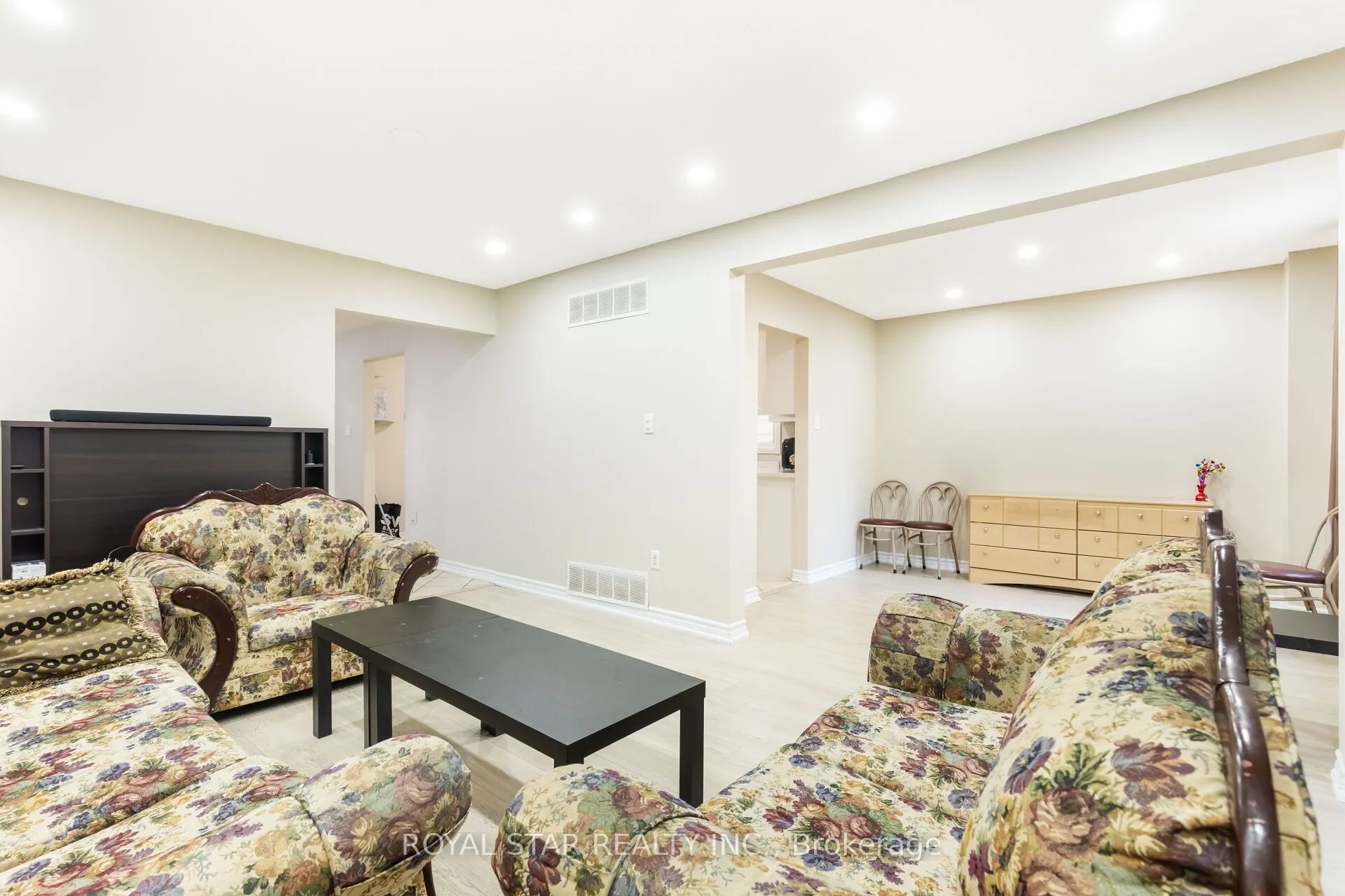 97 Banting Crescent