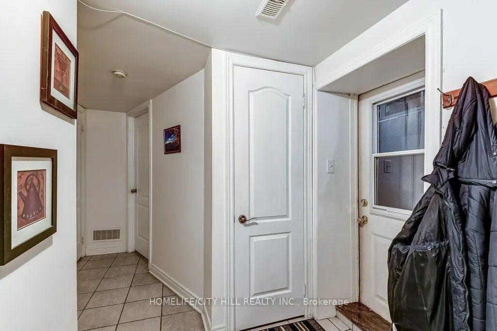 46 Kenora Crescent