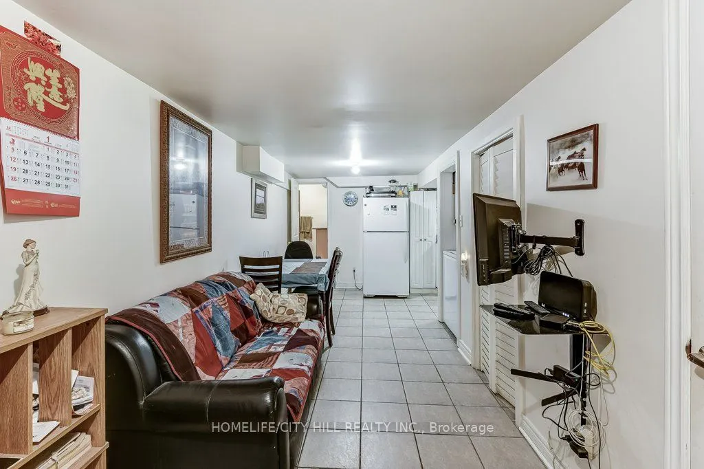 46 Kenora Crescent