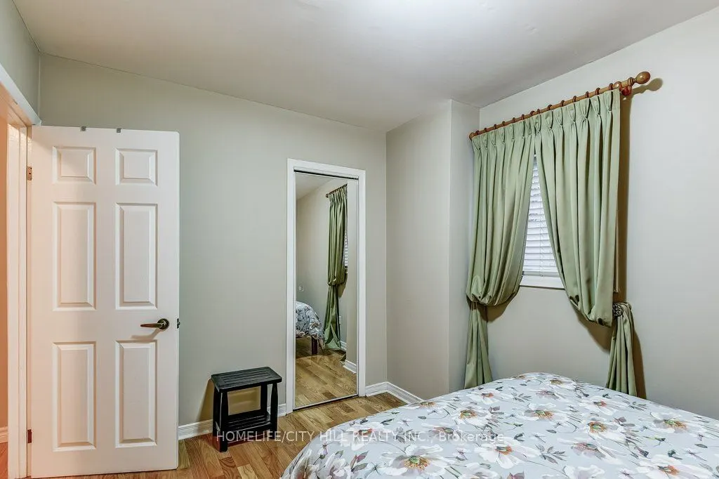 46 Kenora Crescent