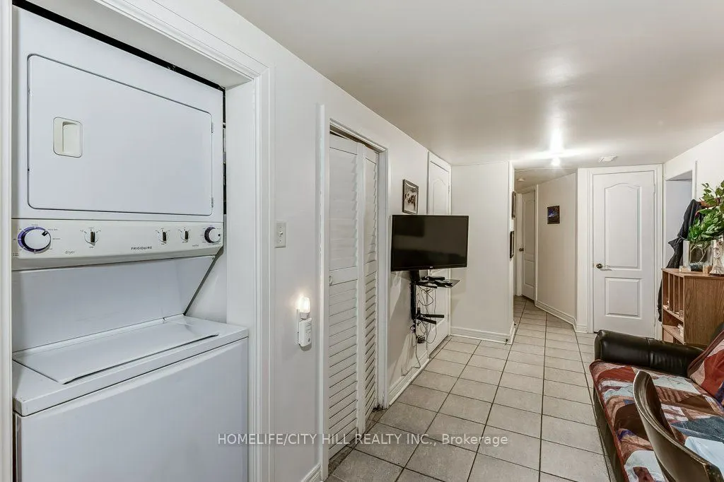 46 Kenora Crescent