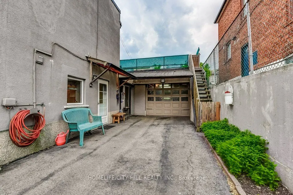 46 Kenora Crescent