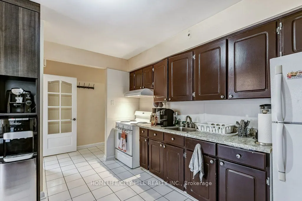 46 Kenora Crescent
