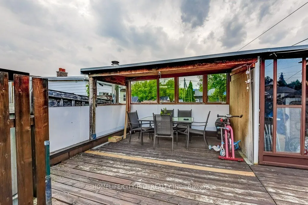 46 Kenora Crescent
