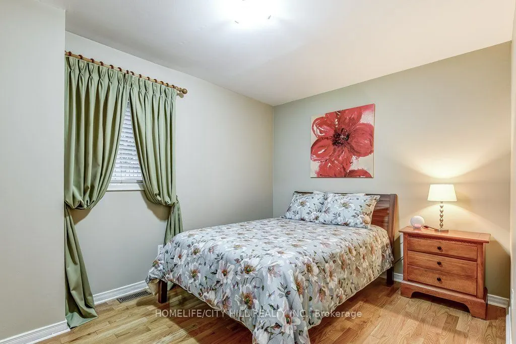 46 Kenora Crescent
