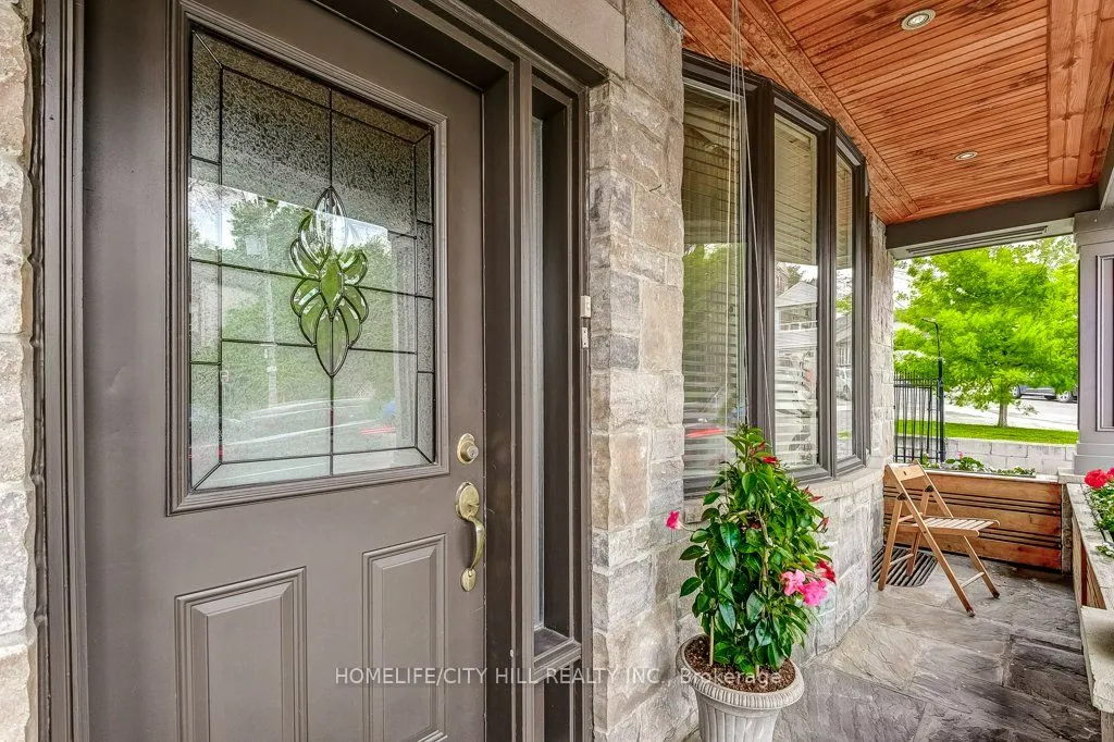 46 Kenora Crescent