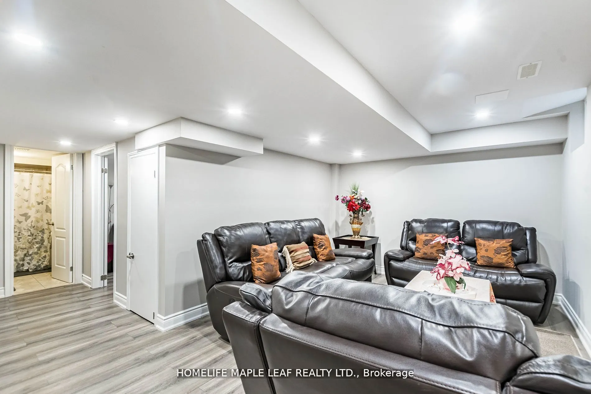34 JOLANA Crescent