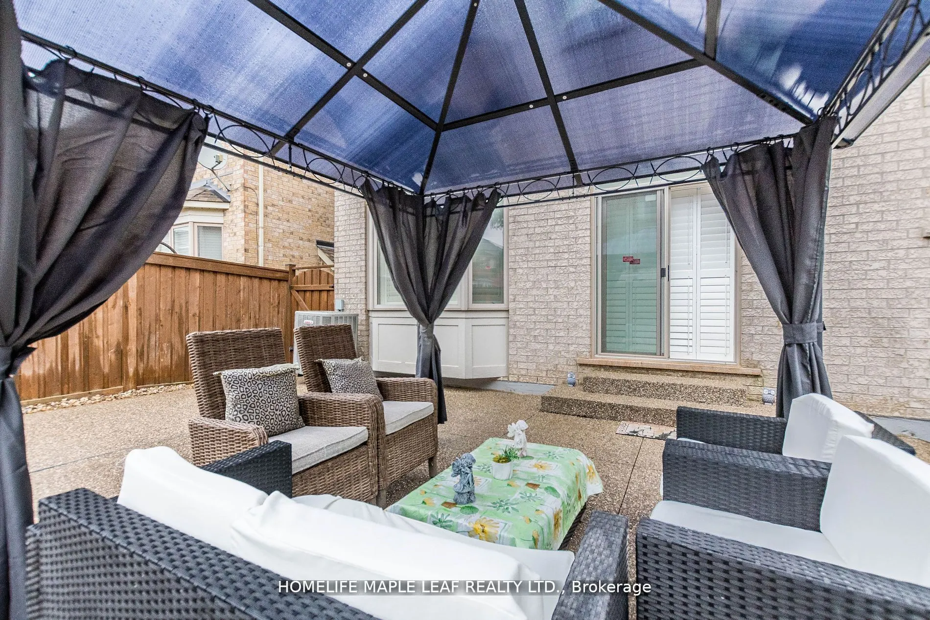 34 JOLANA Crescent