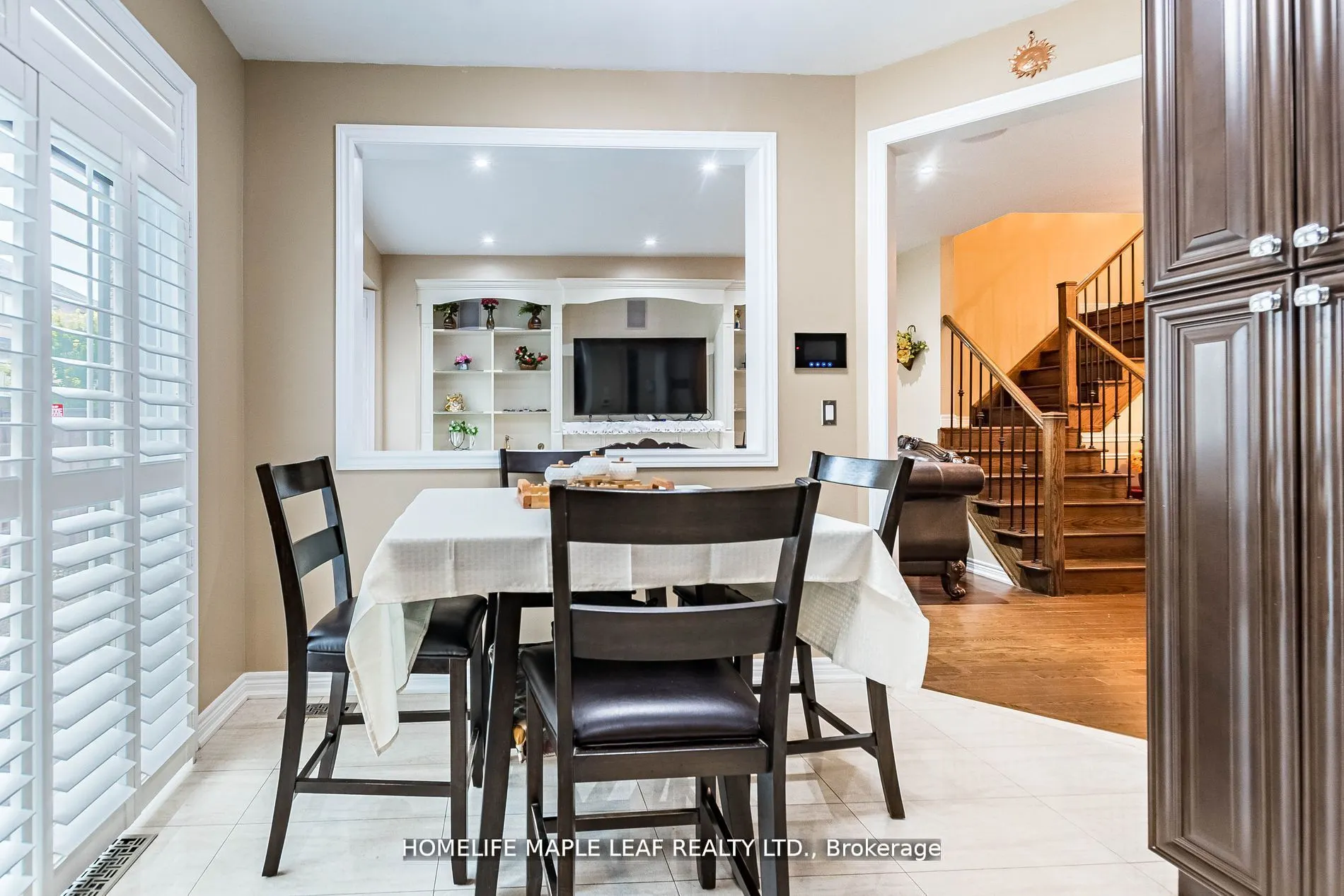 34 JOLANA Crescent